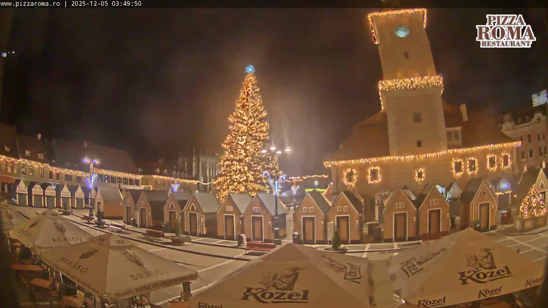 Brasov, Town / Council Square Piata Sfatului Live Cam - Centrul Vechi, Braşov, Romania
