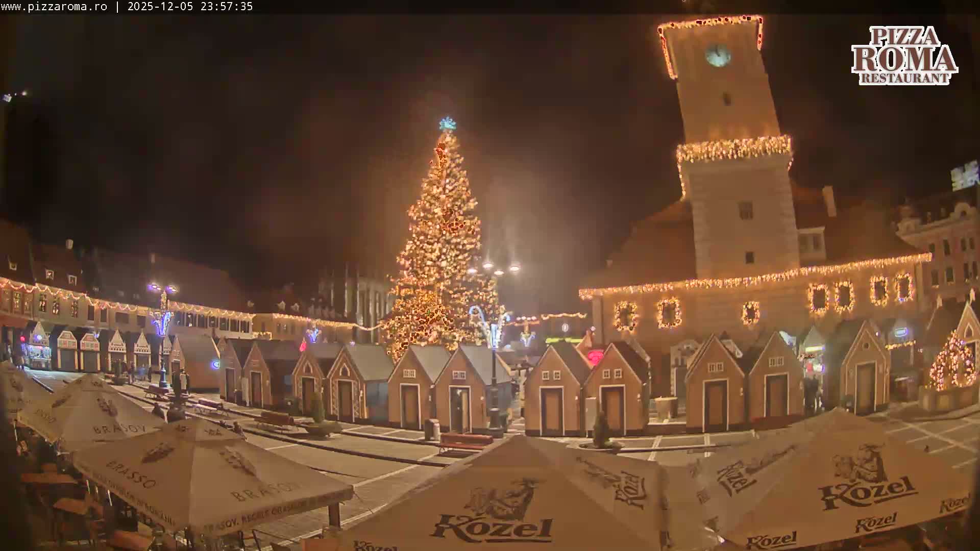 Brasov, Town / Council Square Piata Sfatului Live Cam - Centrul Vechi, Braşov, Romania