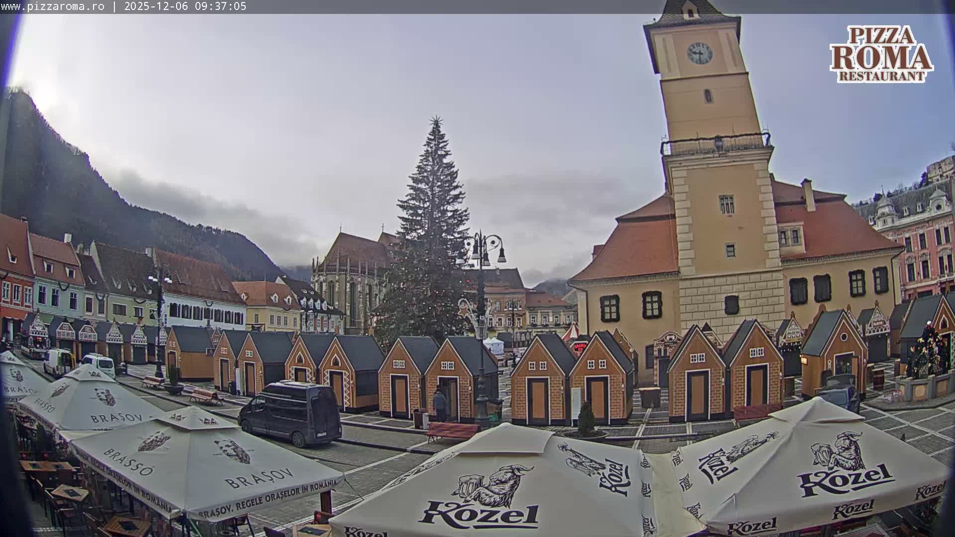 Brasov, Town / Council Square Piata Sfatului Live Cam - Centrul Vechi, Braşov, Romania