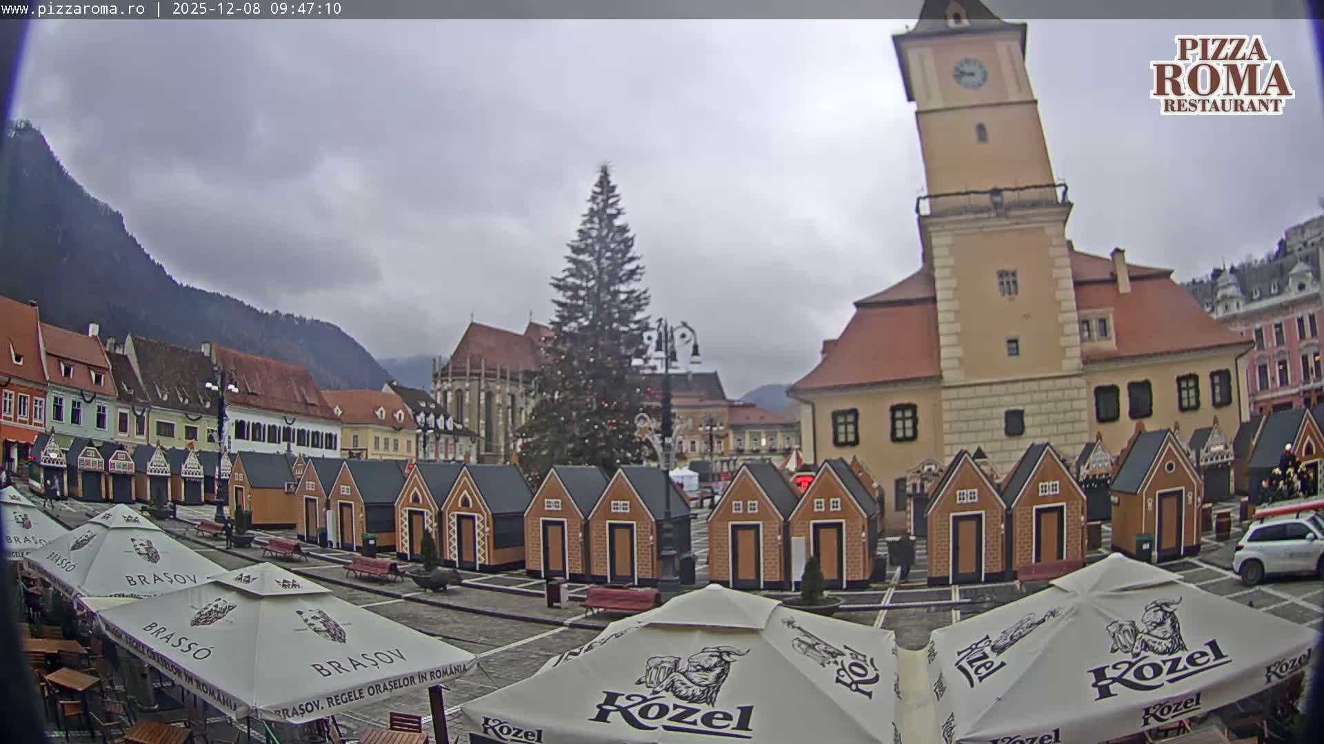 Brasov, Town / Council Square Piata Sfatului Live Cam - Centrul Vechi, Braşov, Romania