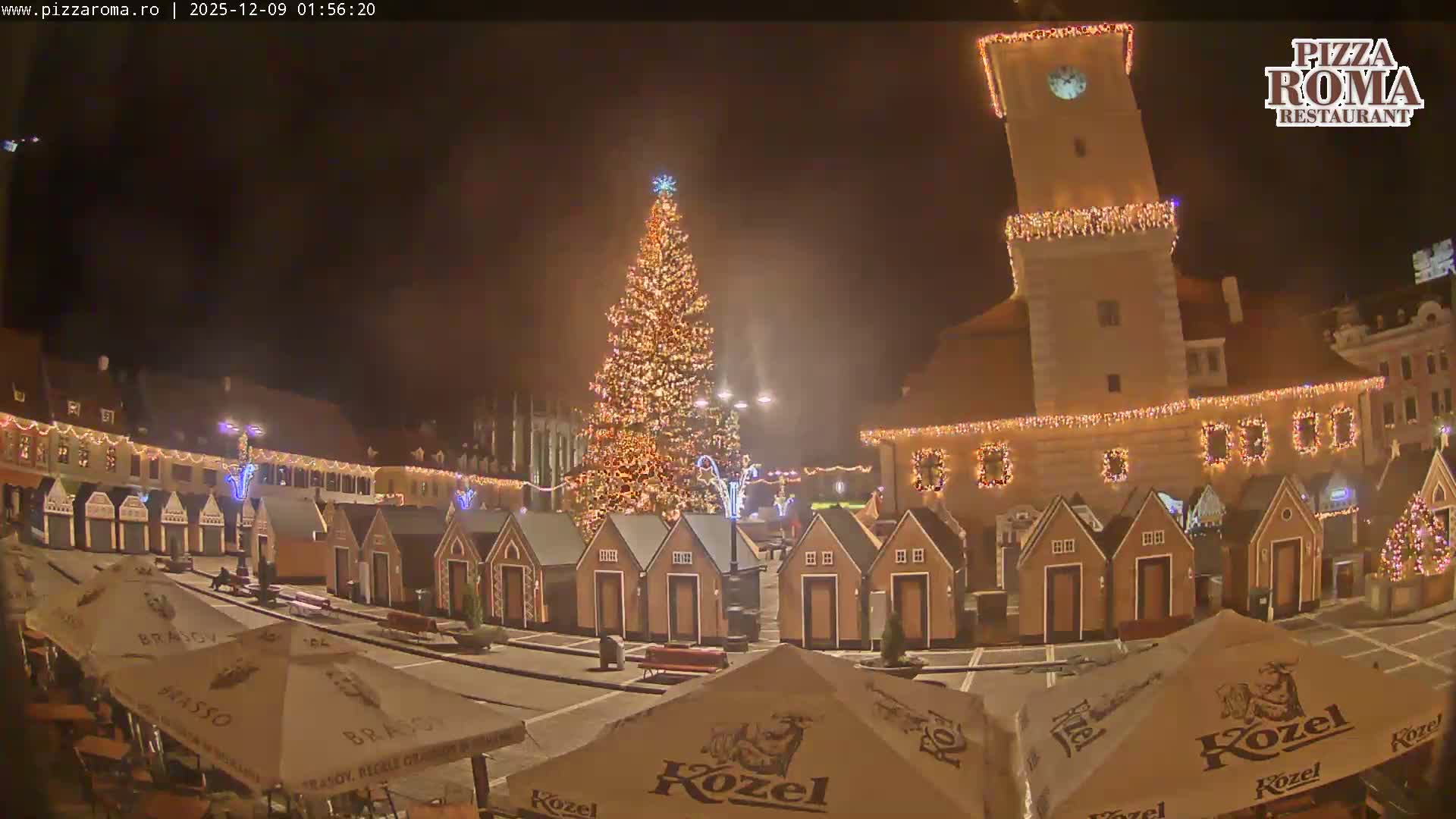 Brasov, Town / Council Square Piata Sfatului Live Cam - Centrul Vechi, Braşov, Romania