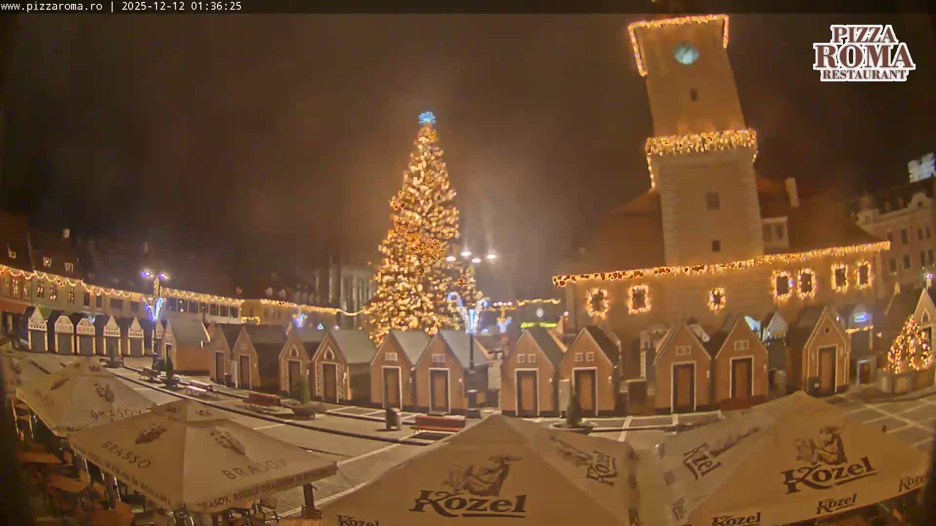 Brasov, Town / Council Square Piata Sfatului Live Cam - Centrul Vechi, Braşov, Romania