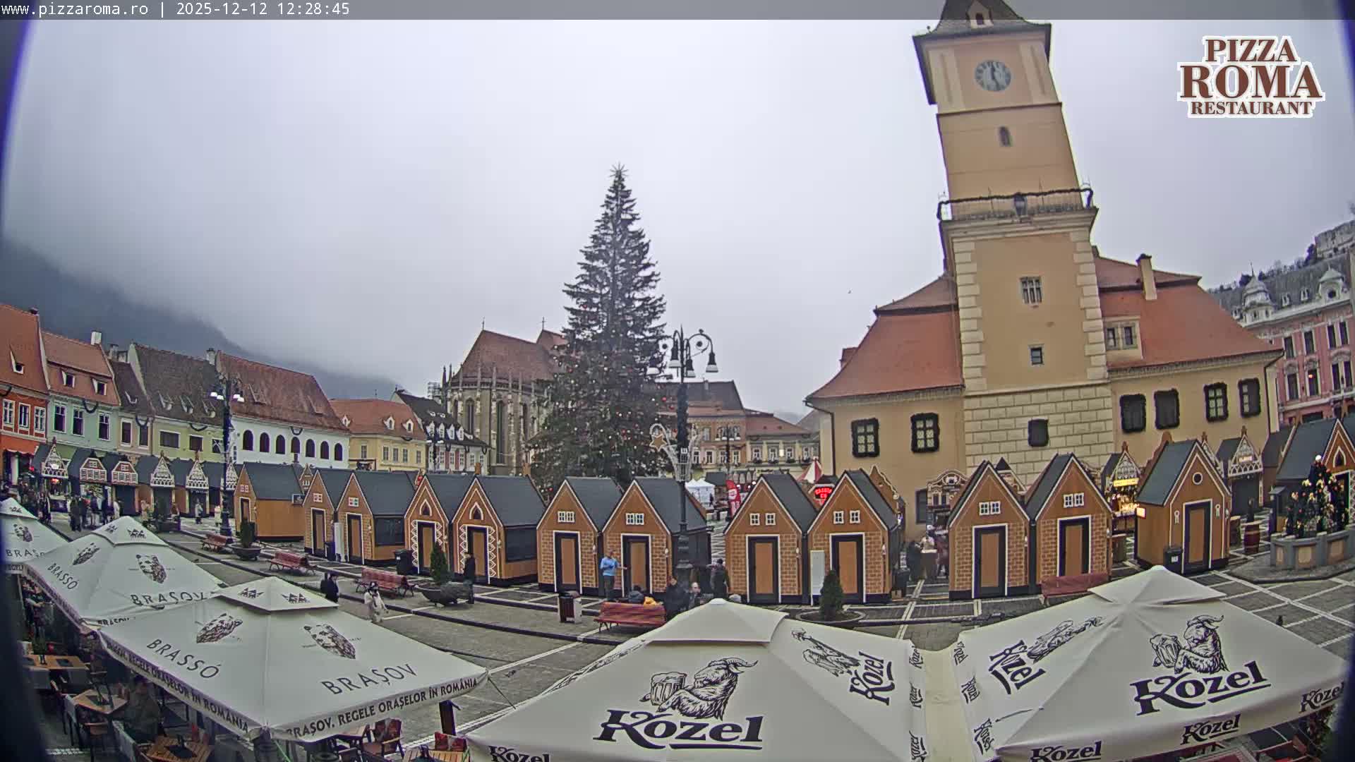 Brasov, Town / Council Square Piata Sfatului Live Cam - Centrul Vechi, Braşov, Romania