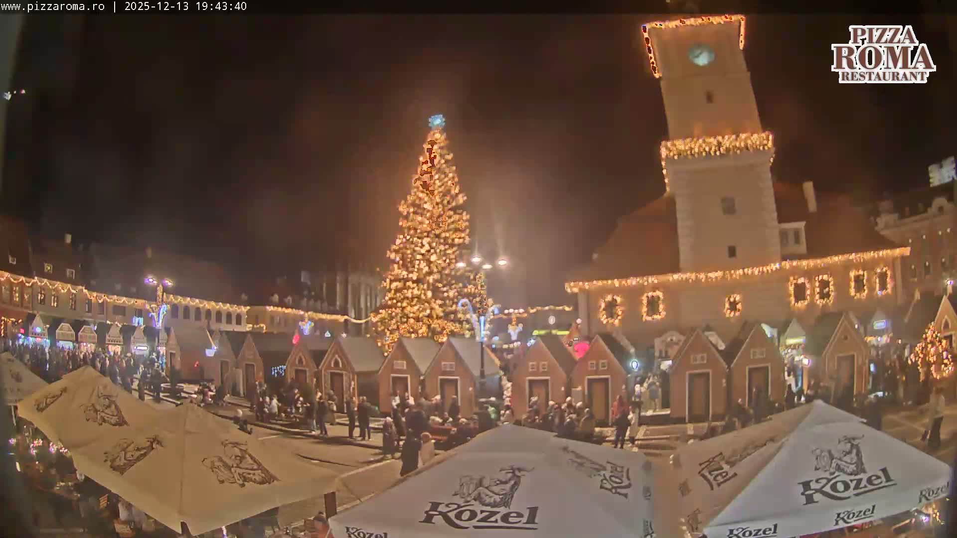 Brasov, Town / Council Square Piata Sfatului Live Cam - Centrul Vechi, Braşov, Romania