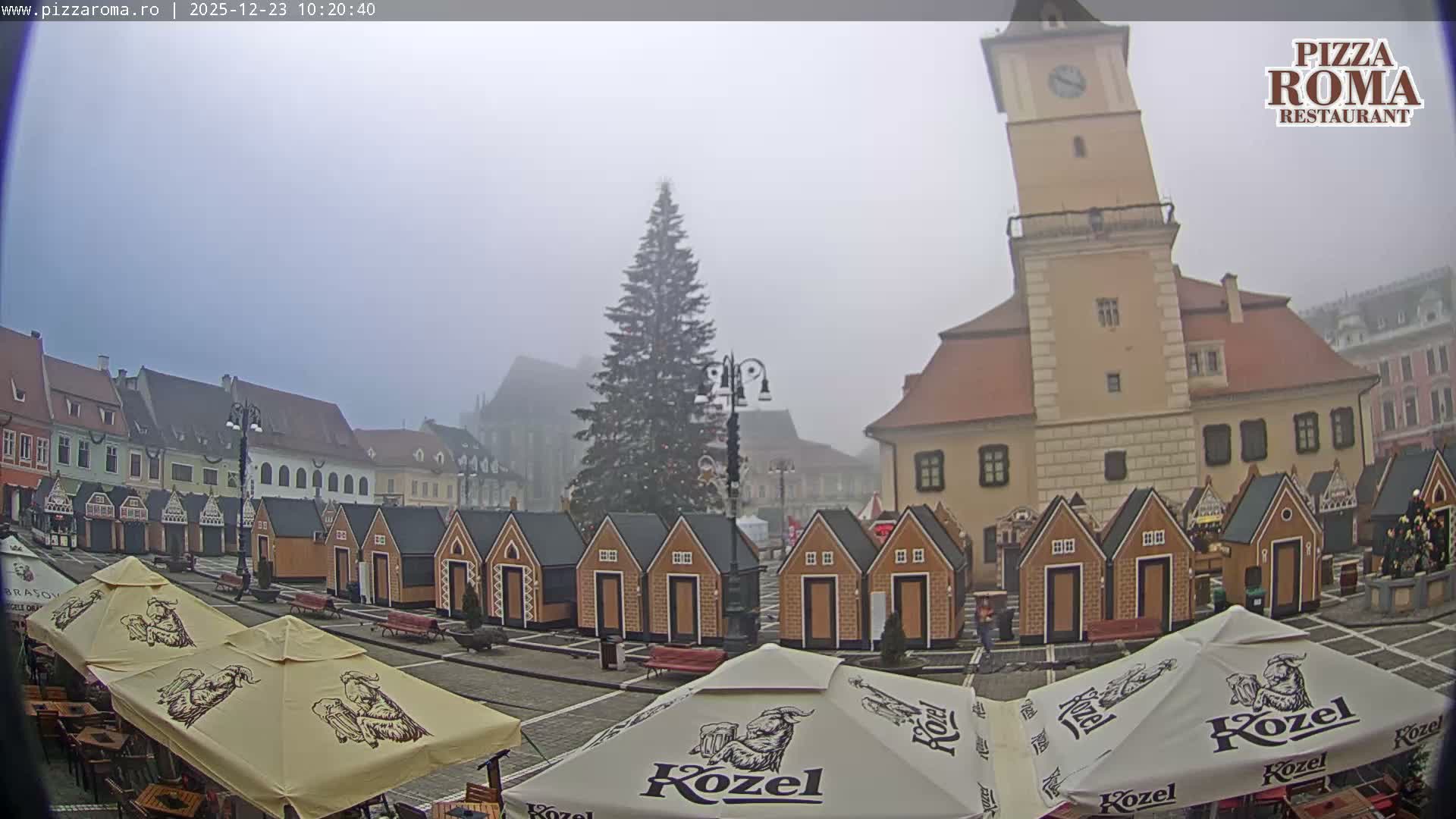 Brasov, Town / Council Square Piata Sfatului Live Cam - Centrul Vechi, Braşov, Romania