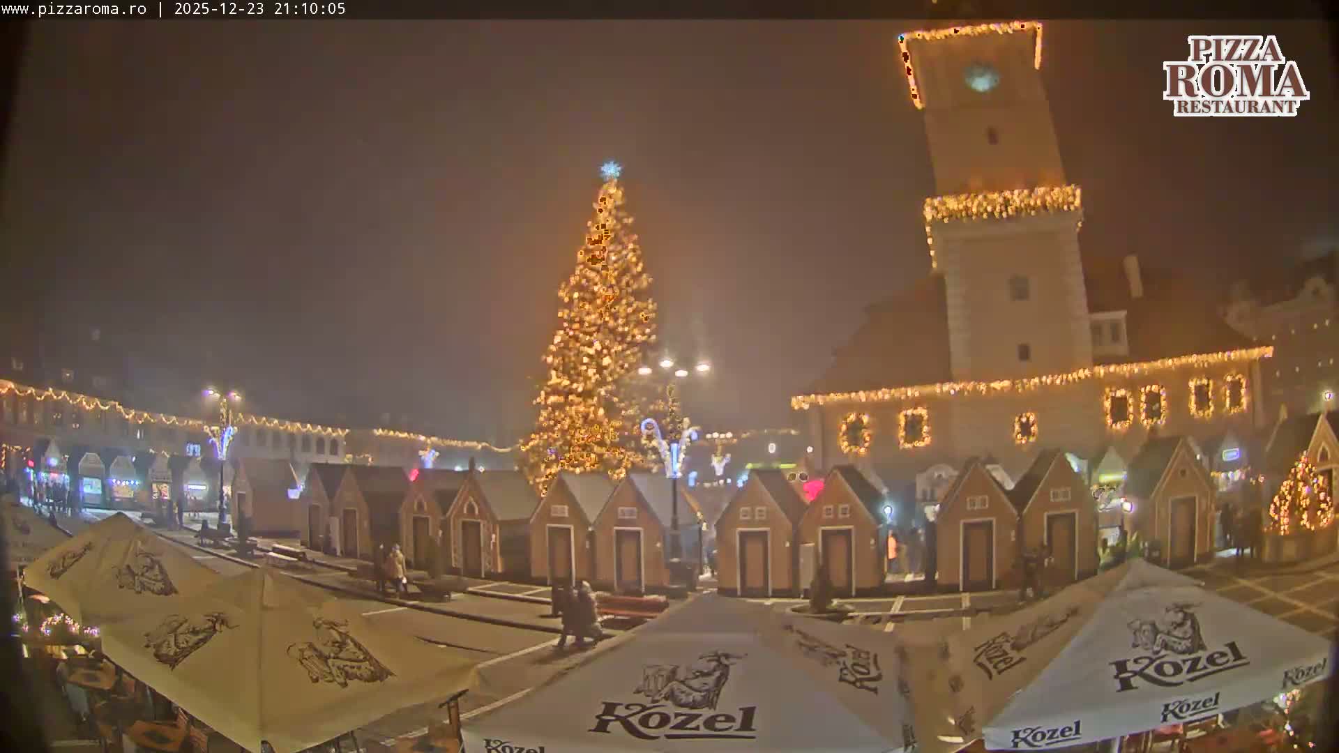 Brasov, Town / Council Square Piata Sfatului Live Cam - Centrul Vechi, Braşov, Romania