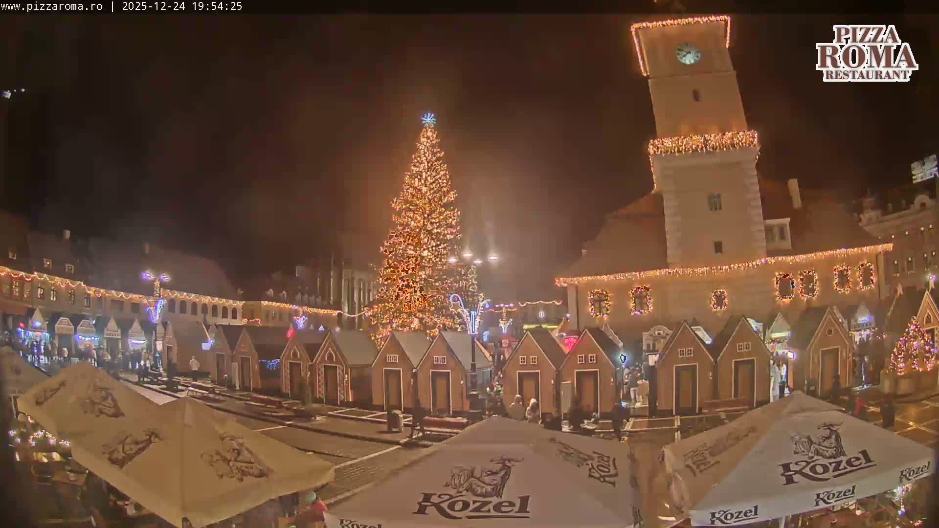 Brasov, Town / Council Square Piata Sfatului Live Cam - Centrul Vechi, Braşov, Romania
