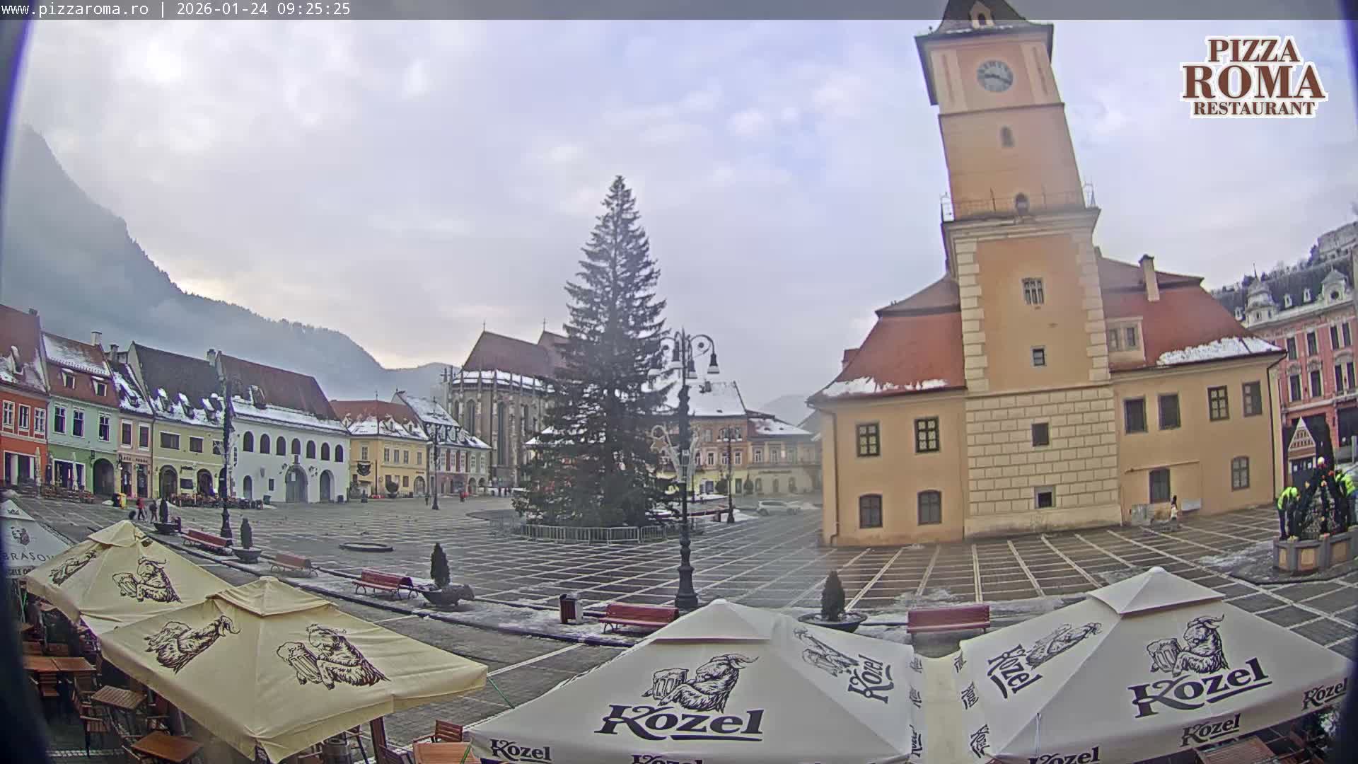 Brasov, Town / Council Square Piata Sfatului Live Cam - Centrul Vechi, Braşov, Romania