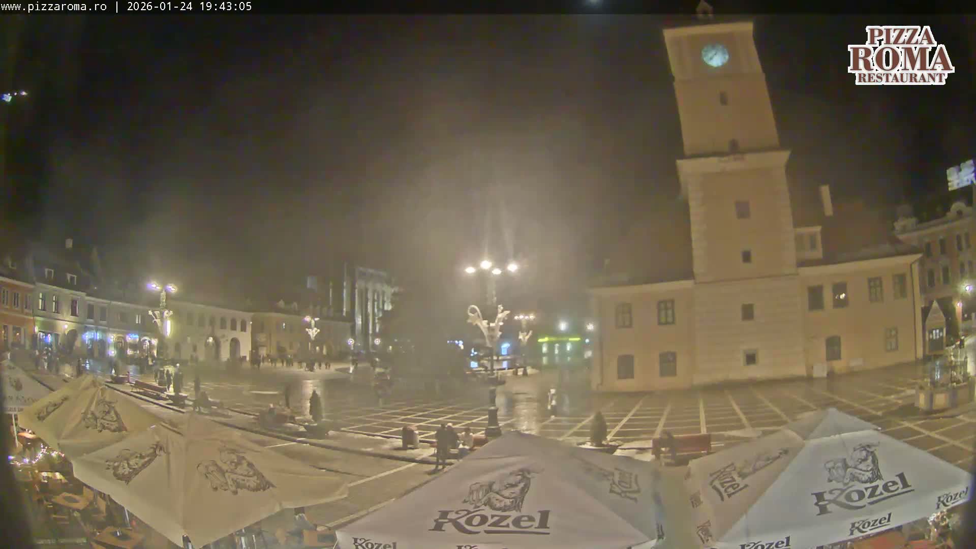 Brasov, Town / Council Square Piata Sfatului Live Cam - Centrul Vechi, Braşov, Romania