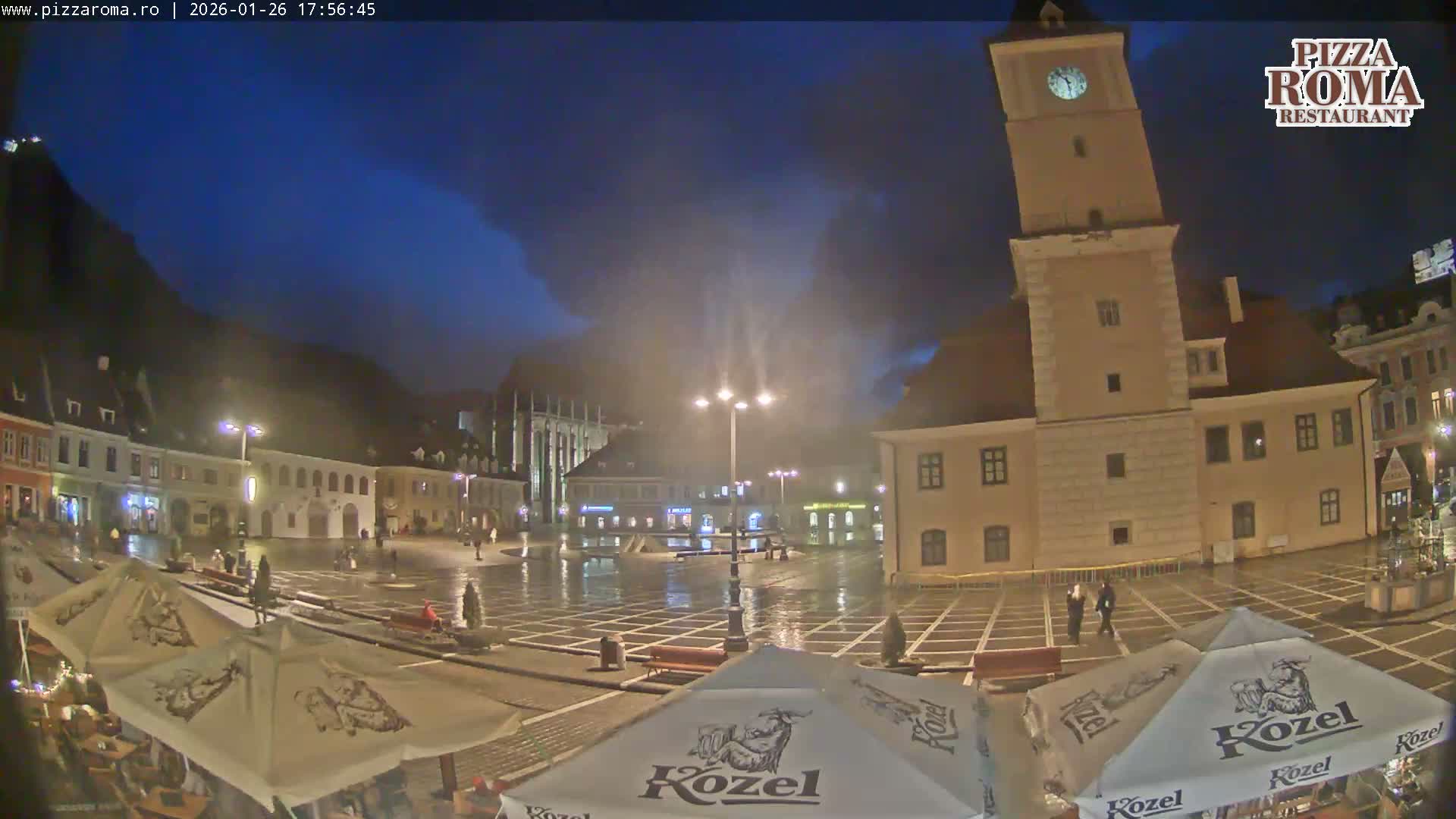 Brasov, Town / Council Square Piata Sfatului Live Cam - Centrul Vechi, Braşov, Romania