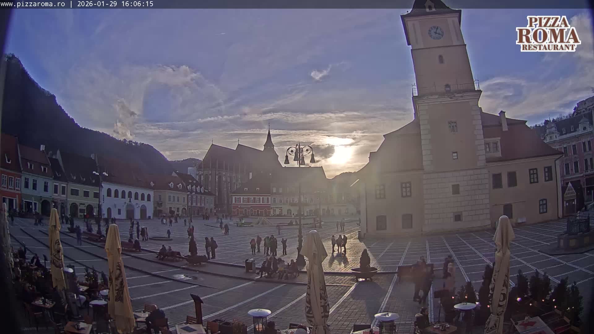 Brasov, Town / Council Square Piata Sfatului Live Cam - Centrul Vechi, Braşov, Romania