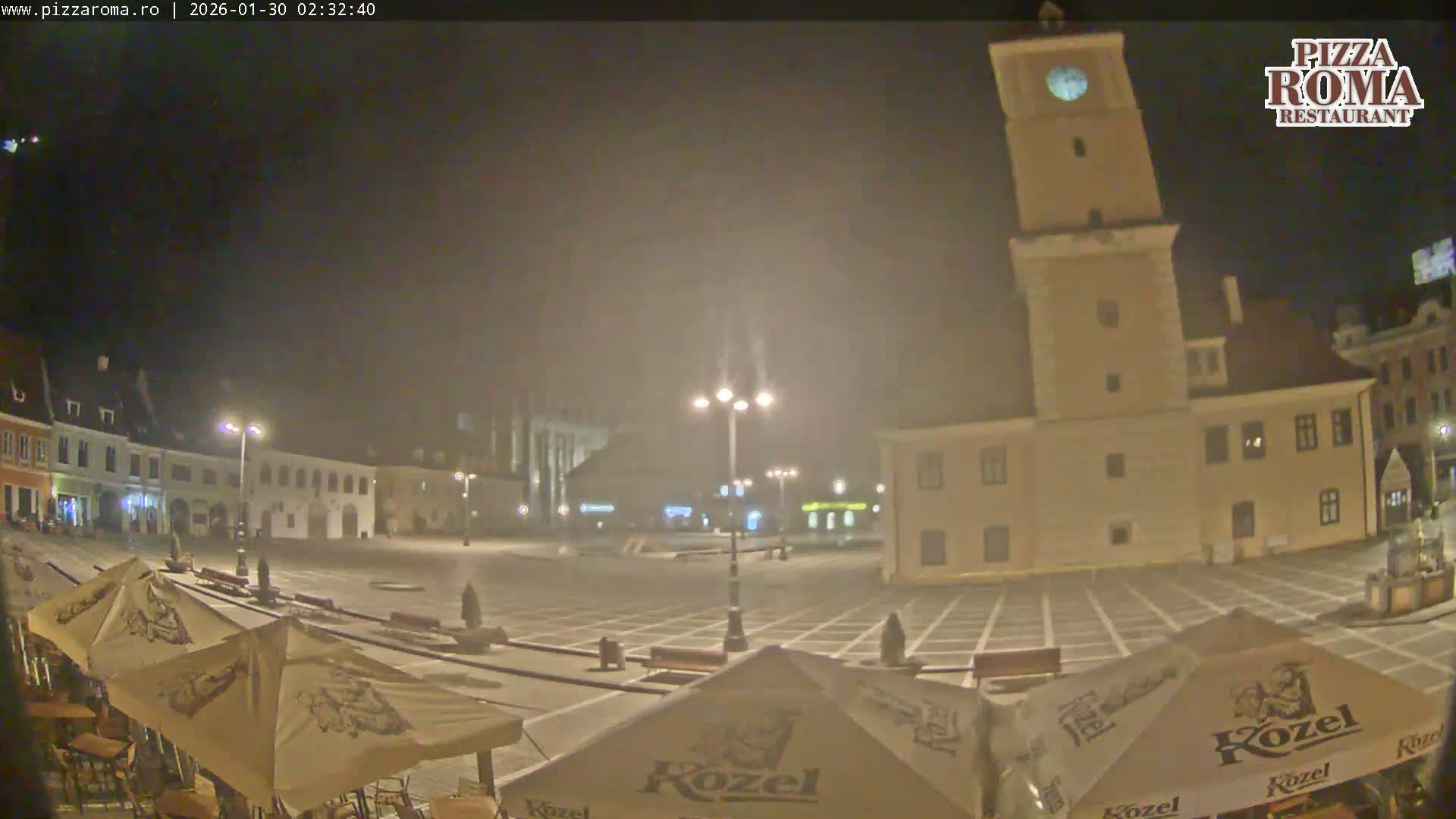 Brasov, Town / Council Square Piata Sfatului Live Cam - Centrul Vechi, Braşov, Romania