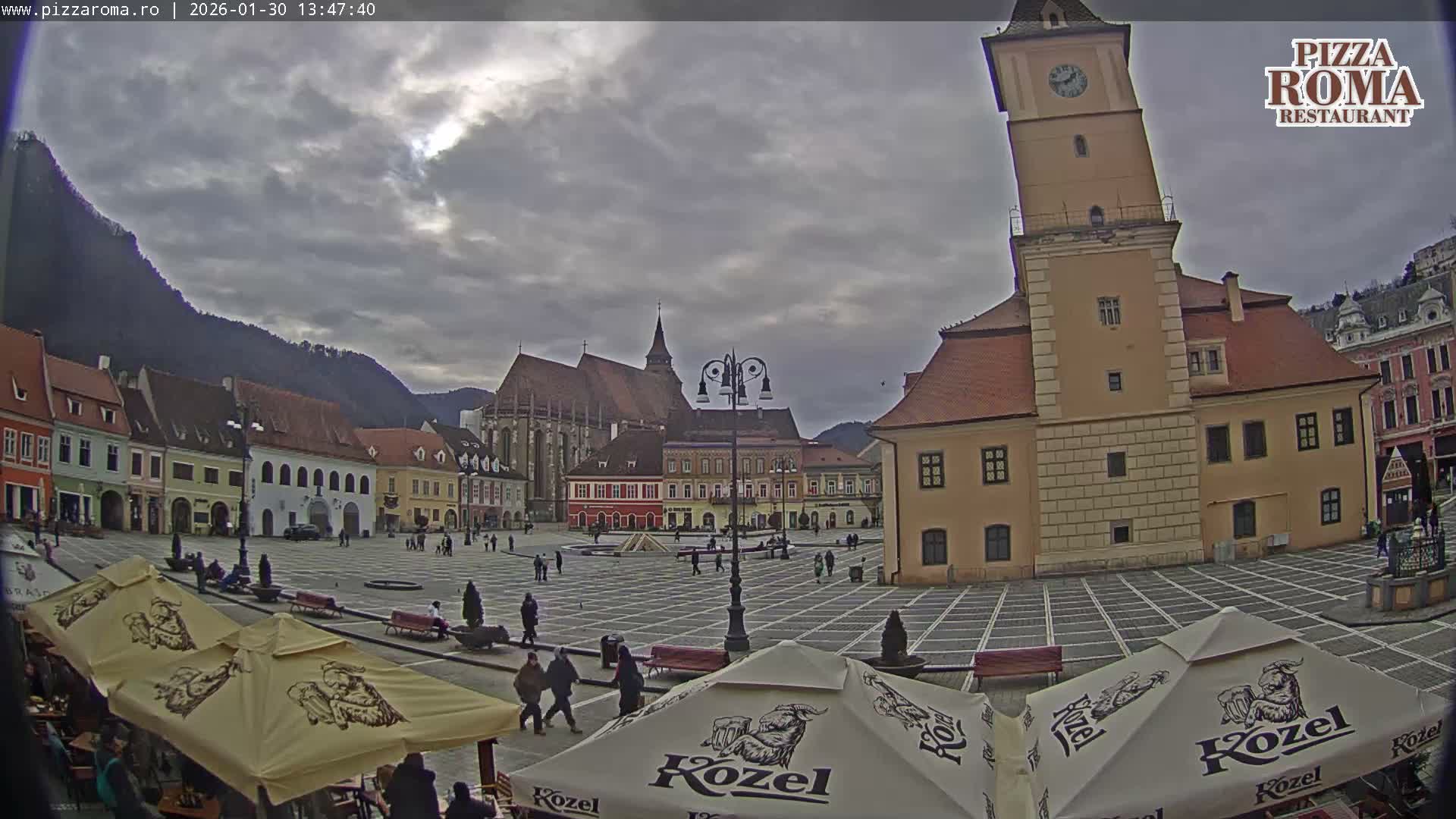 Brasov, Town / Council Square Piata Sfatului Live Cam - Centrul Vechi, Braşov, Romania