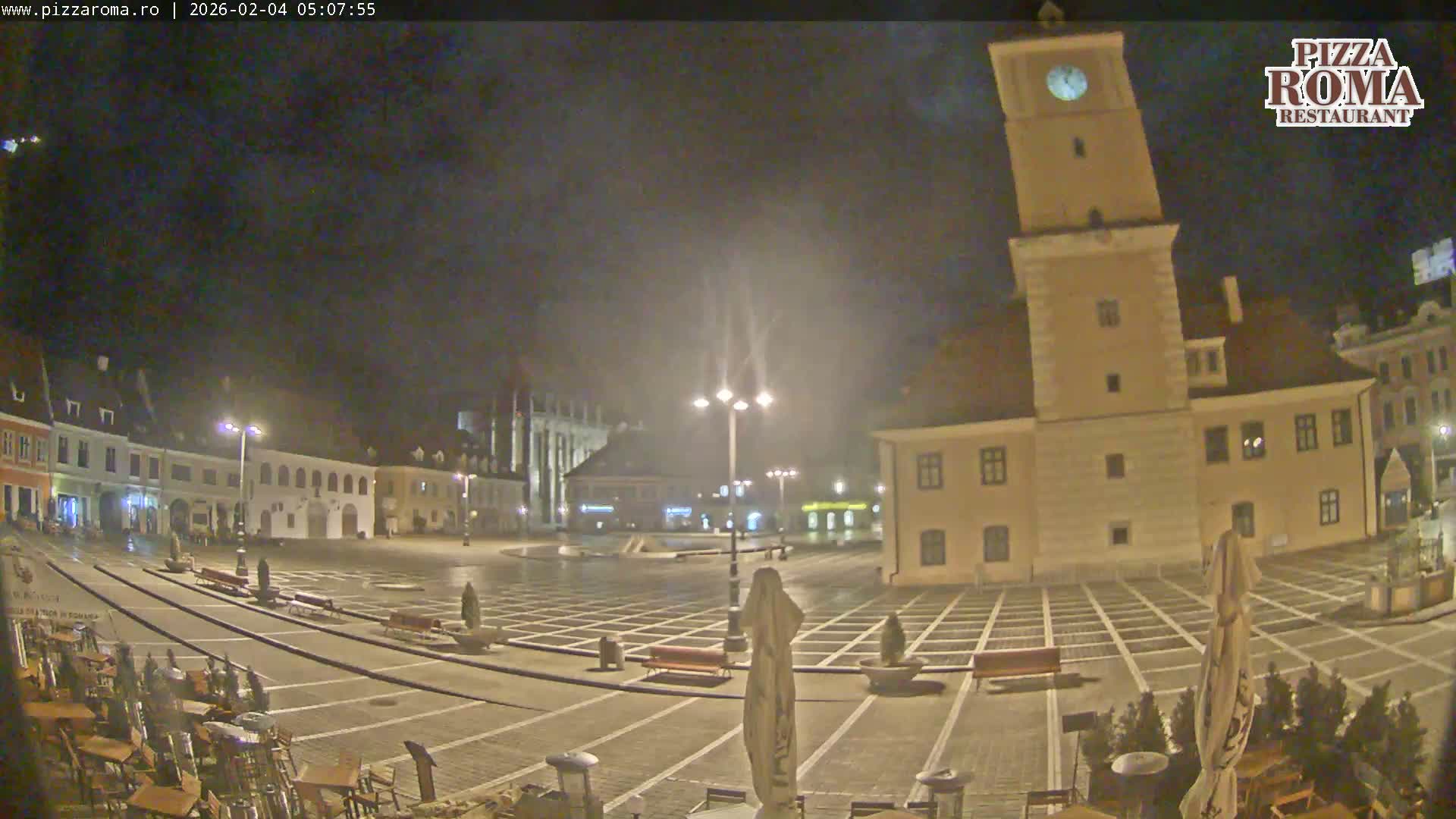 Brasov, Town / Council Square Piata Sfatului Live Cam - Centrul Vechi, Braşov, Romania