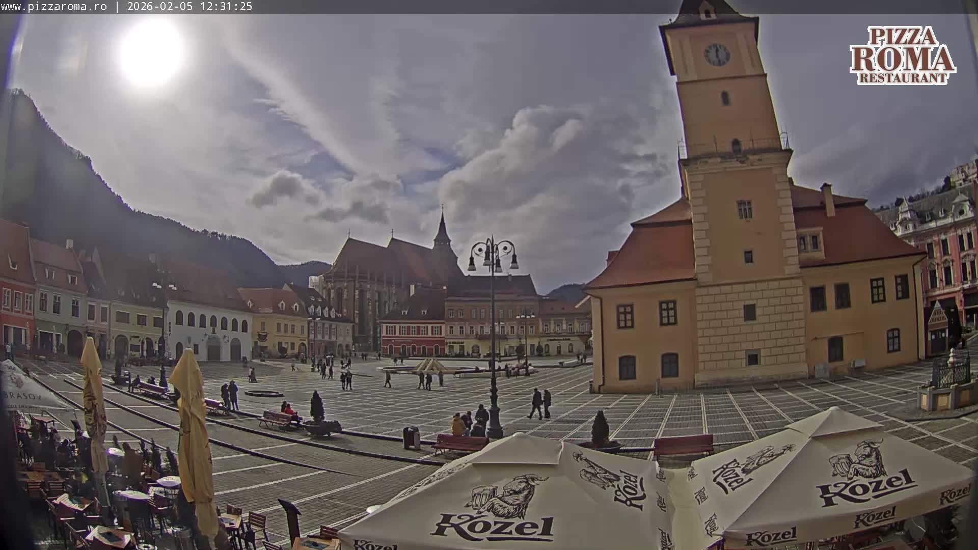 Brasov, Town / Council Square Piata Sfatului Live Cam - Centrul Vechi, Braşov, Romania