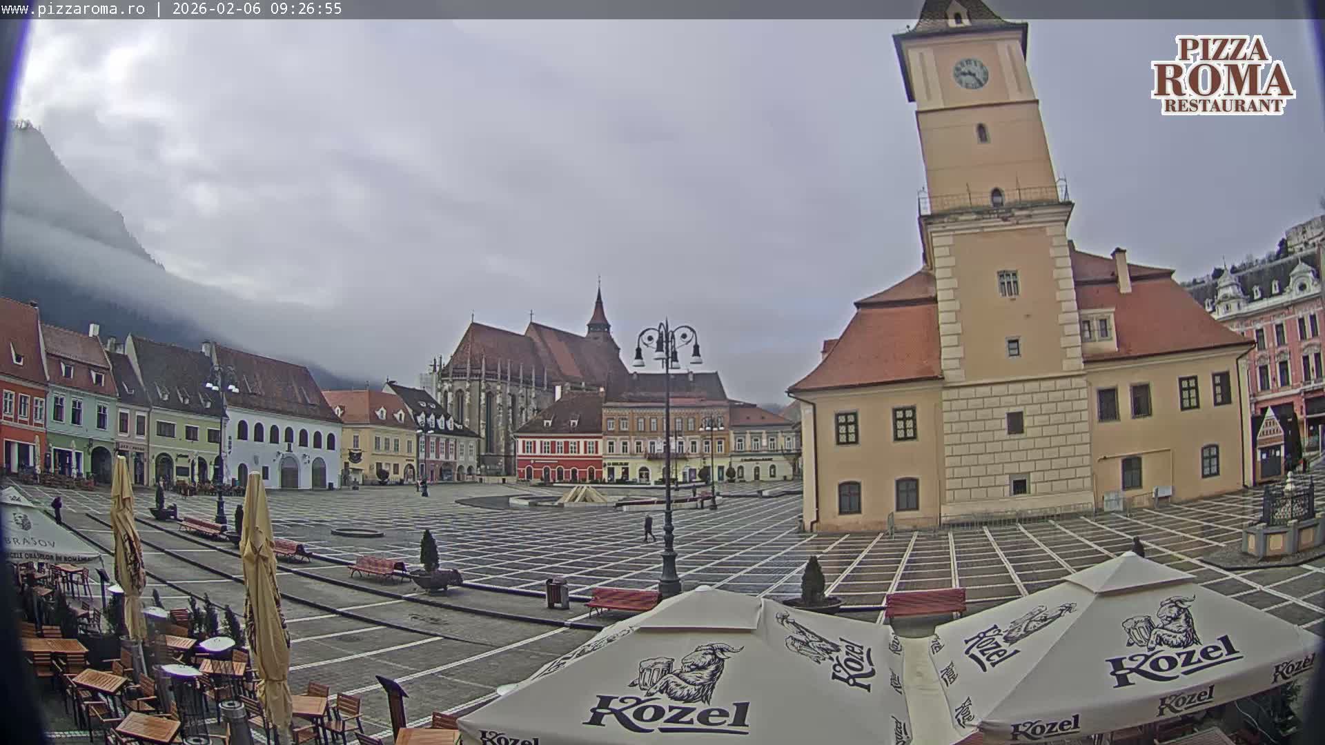 Brasov, Town / Council Square Piata Sfatului Live Cam - Centrul Vechi, Braşov, Romania