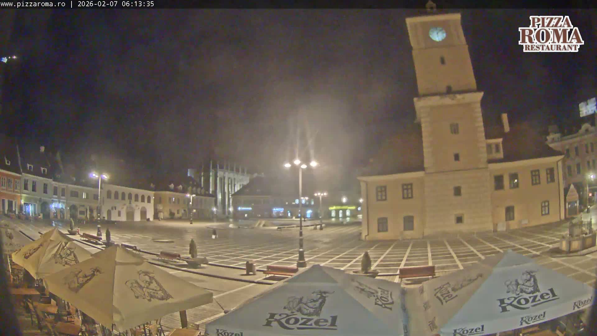 Brasov, Town / Council Square Piata Sfatului Live Cam - Centrul Vechi, Braşov, Romania