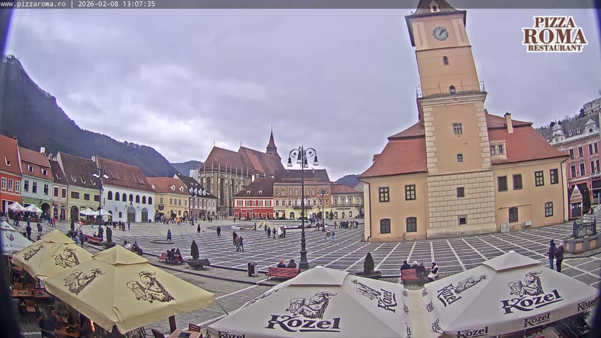 Brasov, Town / Council Square Piata Sfatului Live Cam - Centrul Vechi, Braşov, Romania