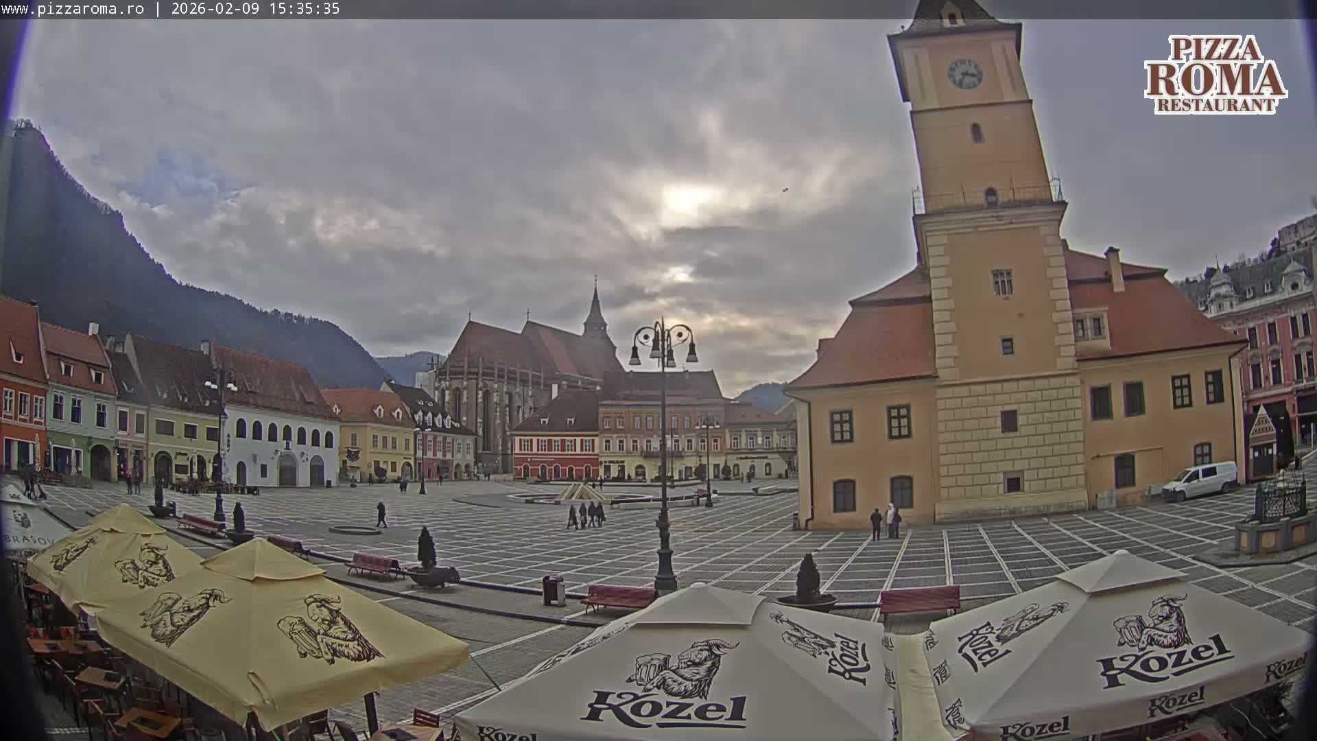 Brasov, Town / Council Square Piata Sfatului Live Cam - Centrul Vechi, Braşov, Romania