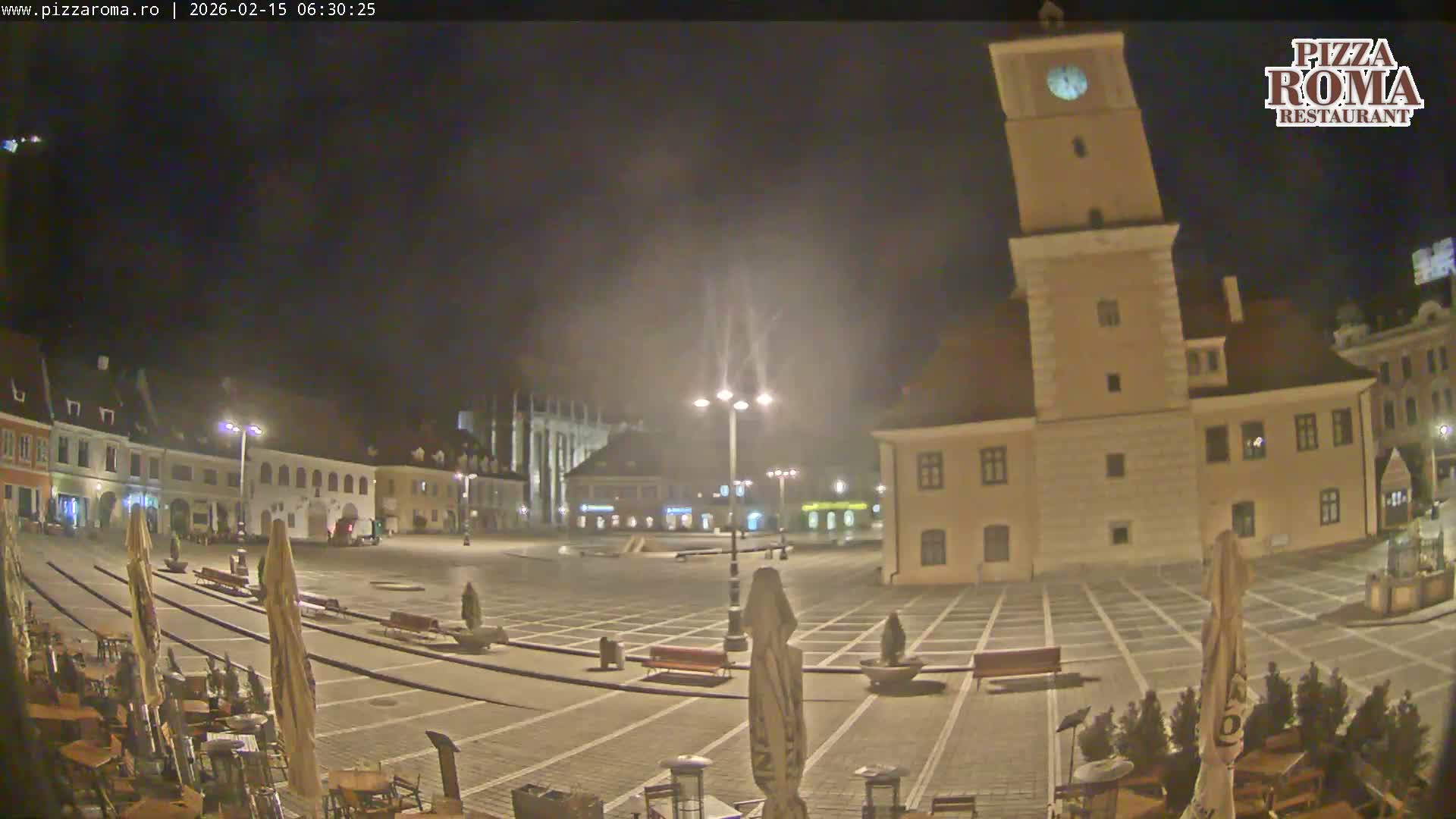 Brasov, Town / Council Square Piata Sfatului Live Cam - Centrul Vechi, Braşov, Romania