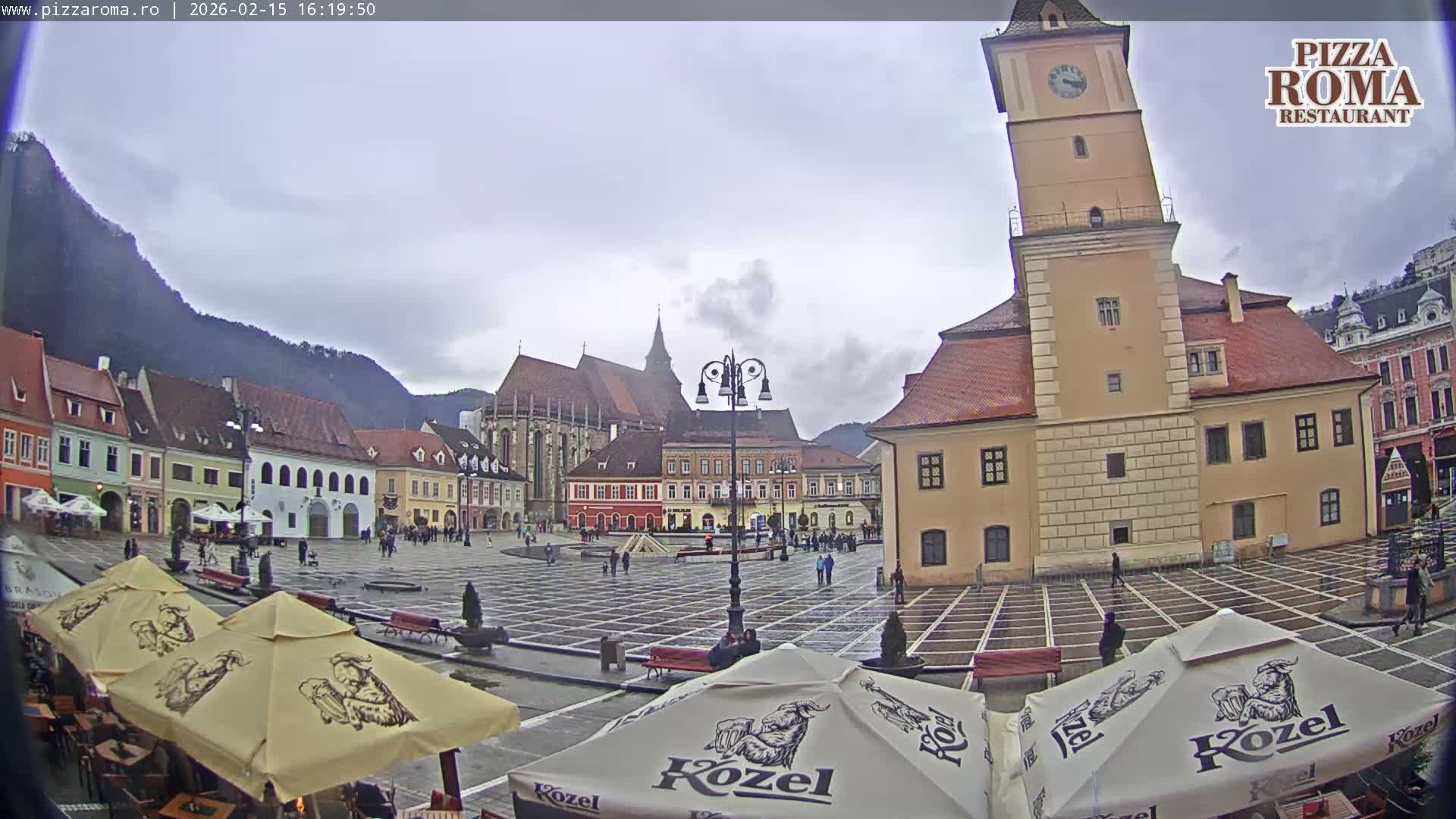 Brasov, Town / Council Square Piata Sfatului Live Cam - Centrul Vechi, Braşov, Romania