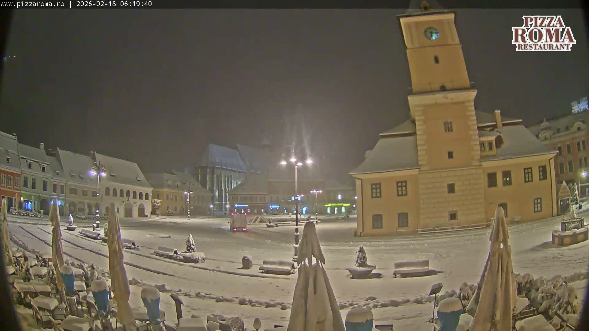 Brasov, Town / Council Square Piata Sfatului Live Cam - Centrul Vechi, Braşov, Romania
