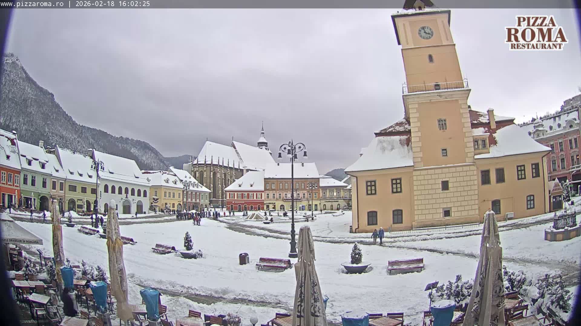 Brasov, Town / Council Square Piata Sfatului Live Cam - Centrul Vechi, Braşov, Romania