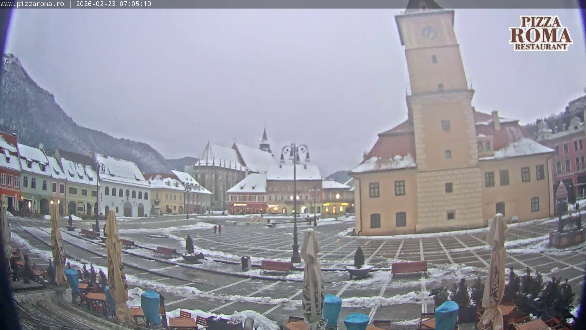 Brasov, Town / Council Square Piata Sfatului Live Cam - Centrul Vechi, Braşov, Romania