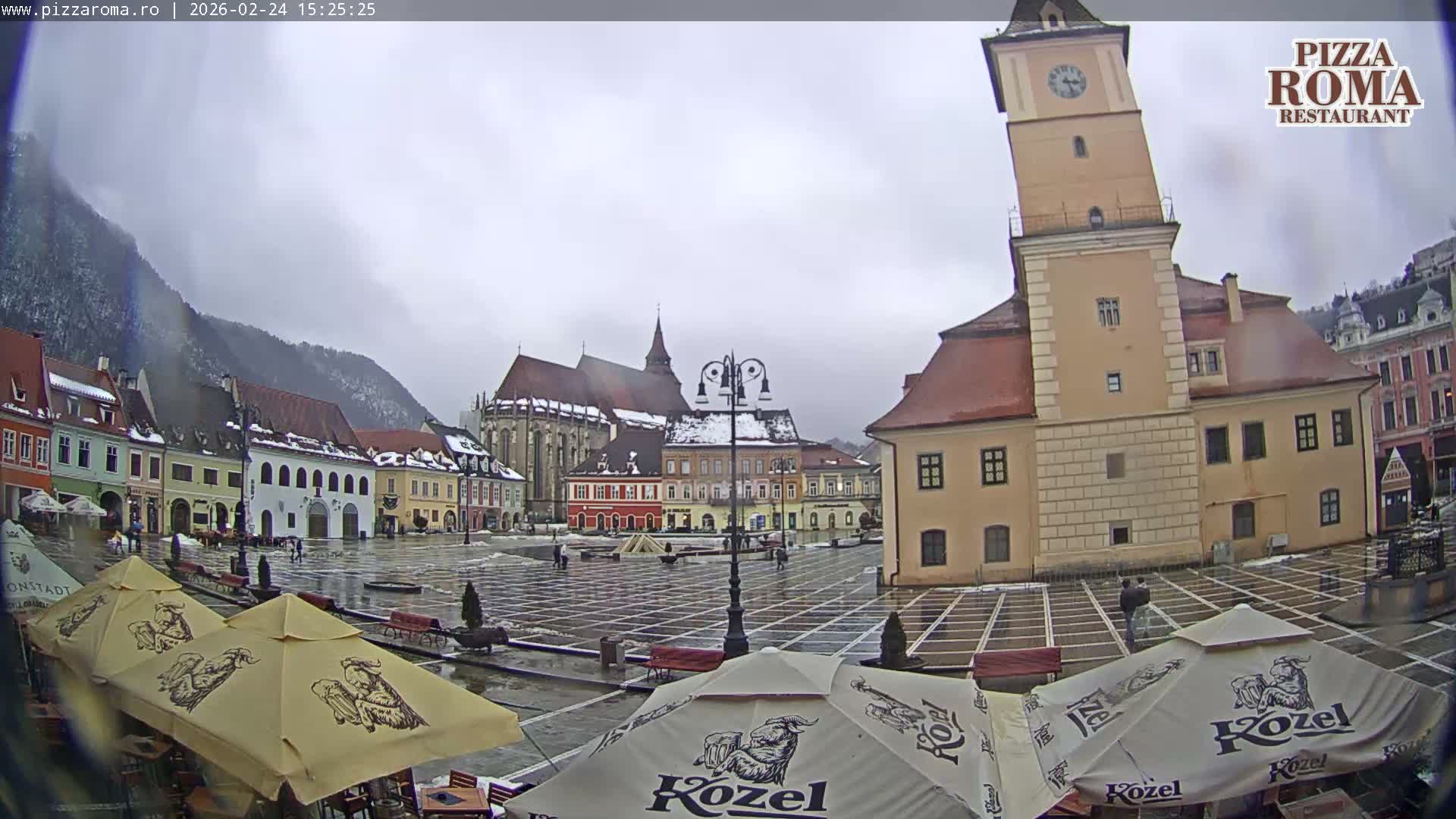 Brasov, Town / Council Square Piata Sfatului Live Cam - Centrul Vechi, Braşov, Romania