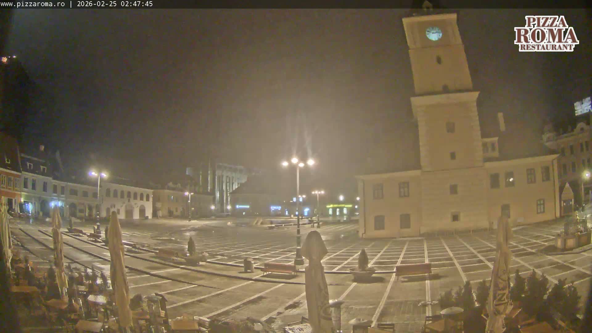 Brasov, Town / Council Square Piata Sfatului Live Cam - Centrul Vechi, Braşov, Romania