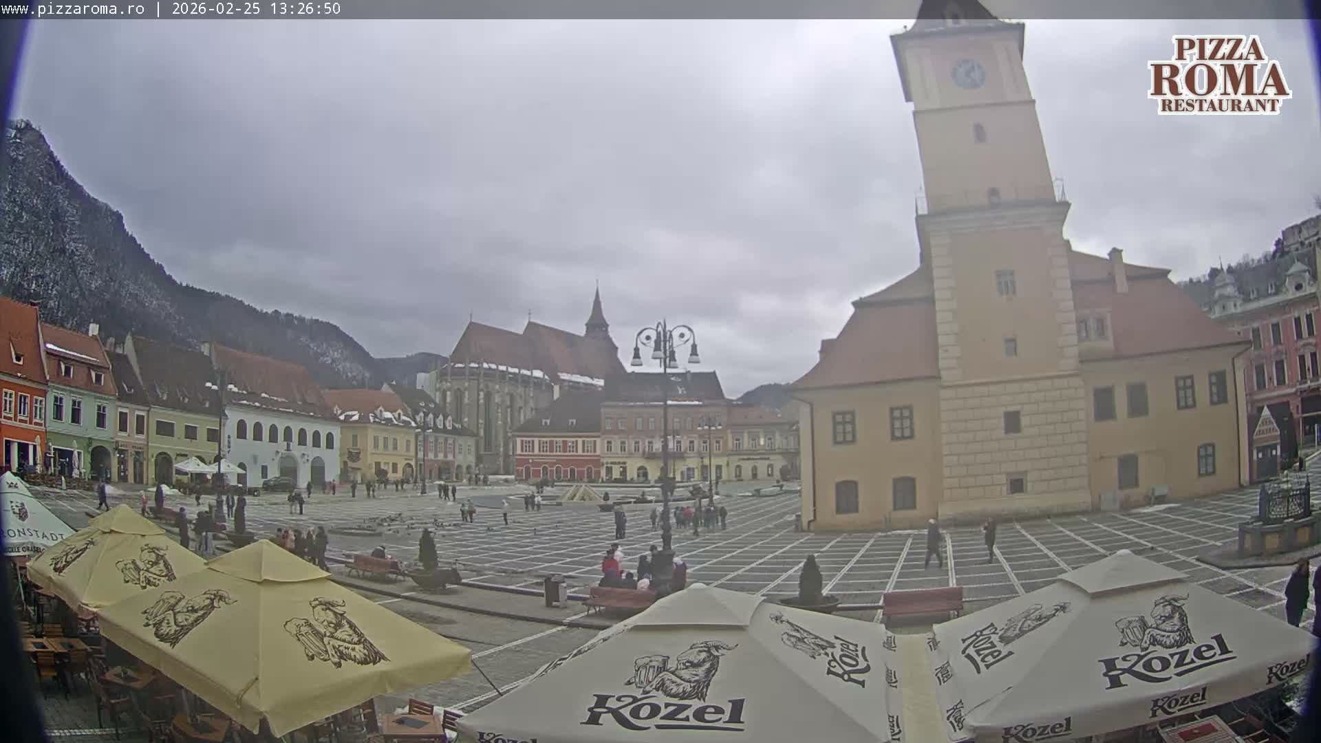 Brasov, Town / Council Square Piata Sfatului Live Cam - Centrul Vechi, Braşov, Romania
