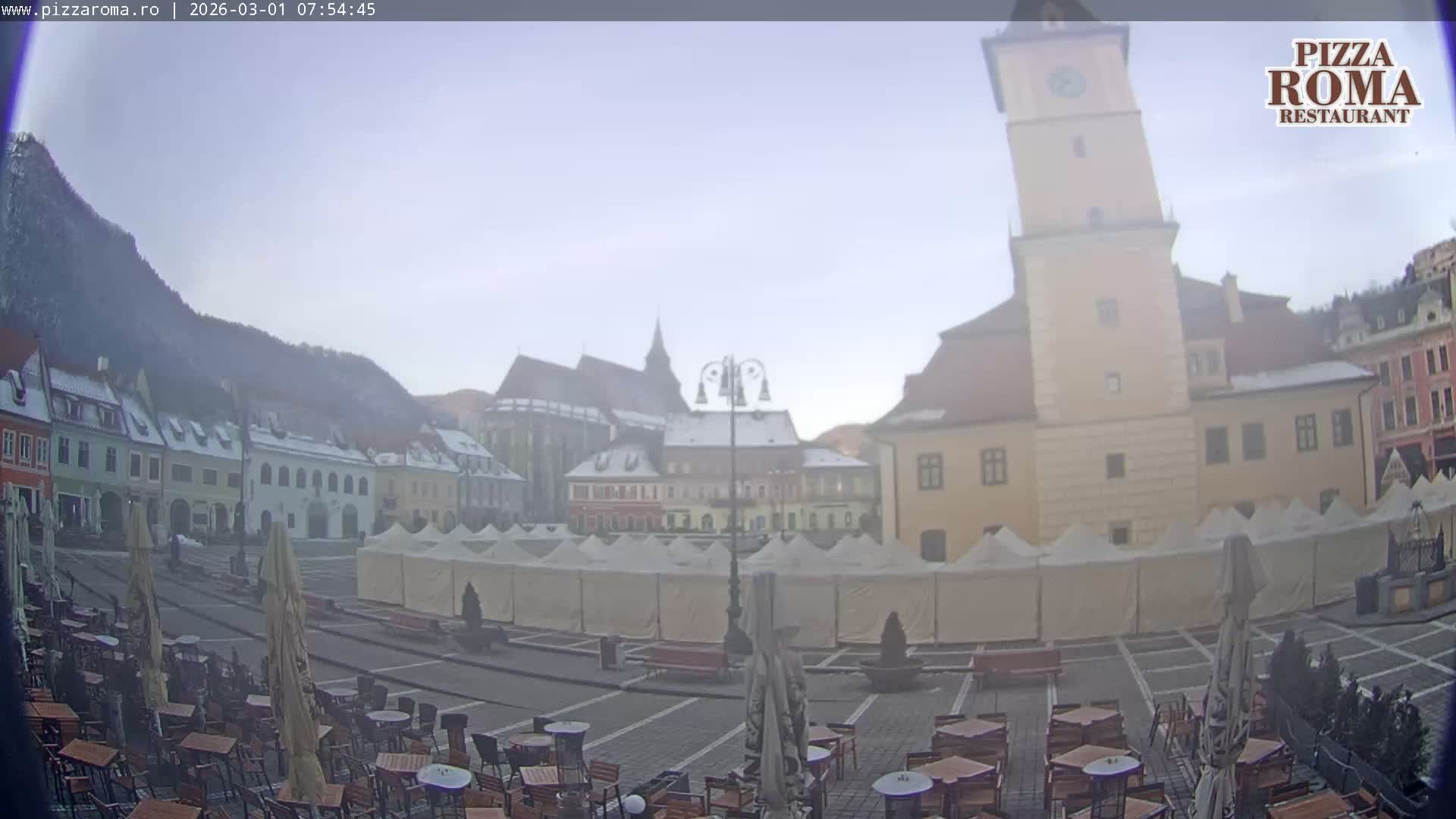 Brasov, Town / Council Square Piata Sfatului Live Cam - Centrul Vechi, Braşov, Romania