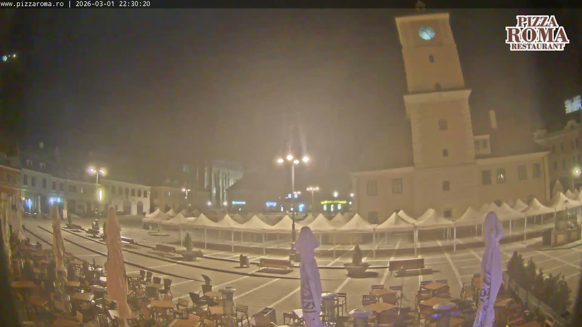 Brasov, Town / Council Square Piata Sfatului Live Cam - Centrul Vechi, Braşov, Romania
