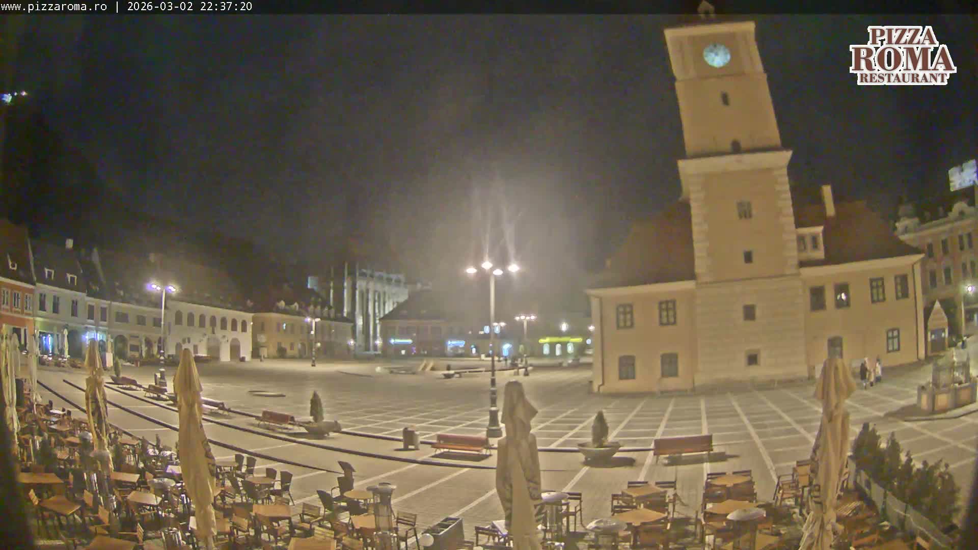 Brasov, Town / Council Square Piata Sfatului Live Cam - Centrul Vechi, Braşov, Romania