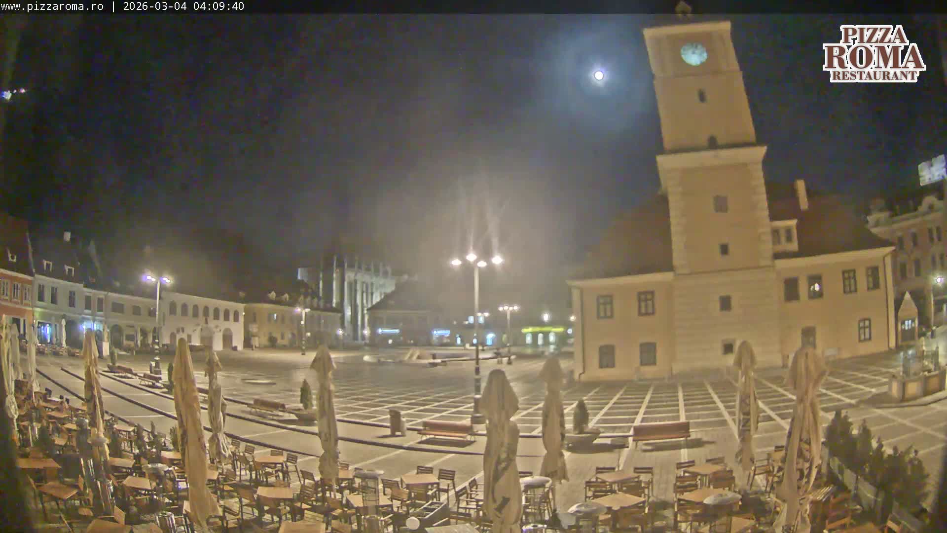 Brasov, Town / Council Square Piata Sfatului Live Cam - Centrul Vechi, Braşov, Romania