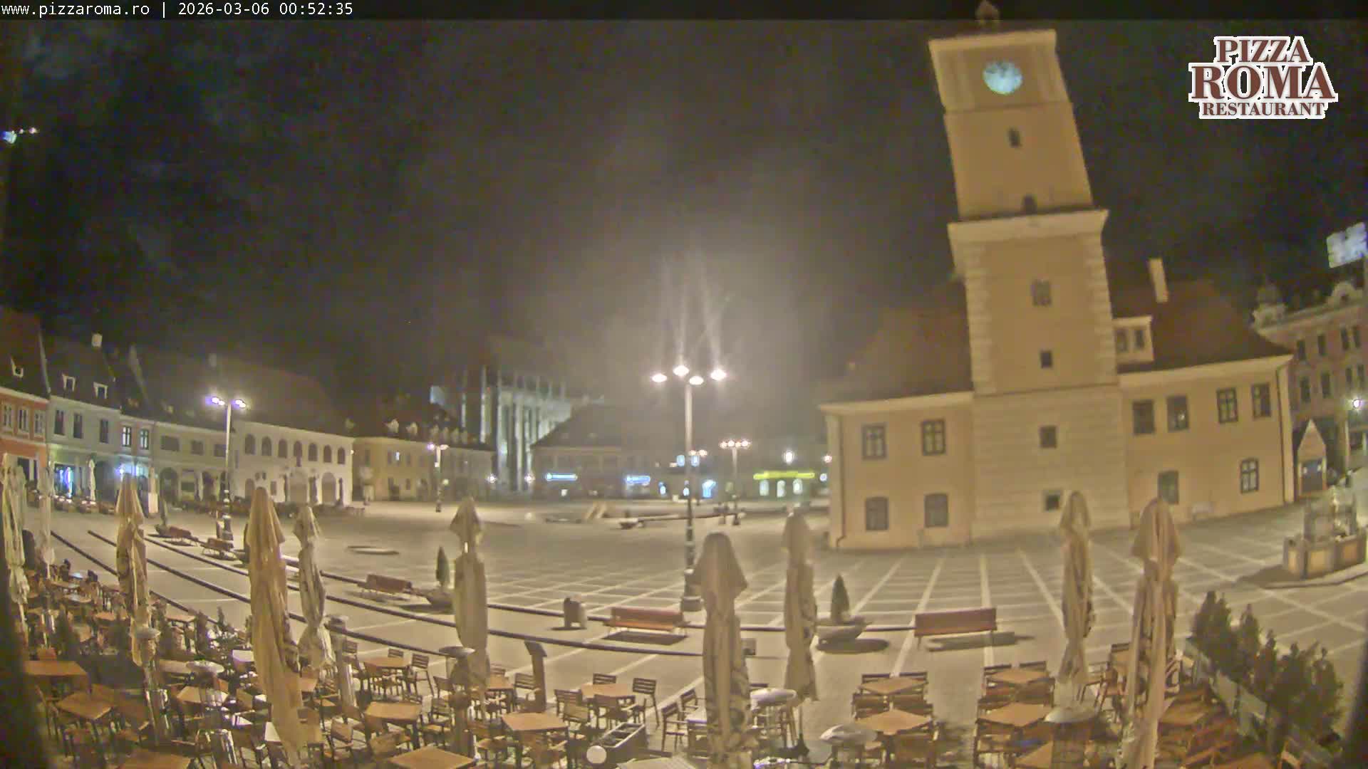 Brasov, Town / Council Square Piata Sfatului Live Cam - Centrul Vechi, Braşov, Romania