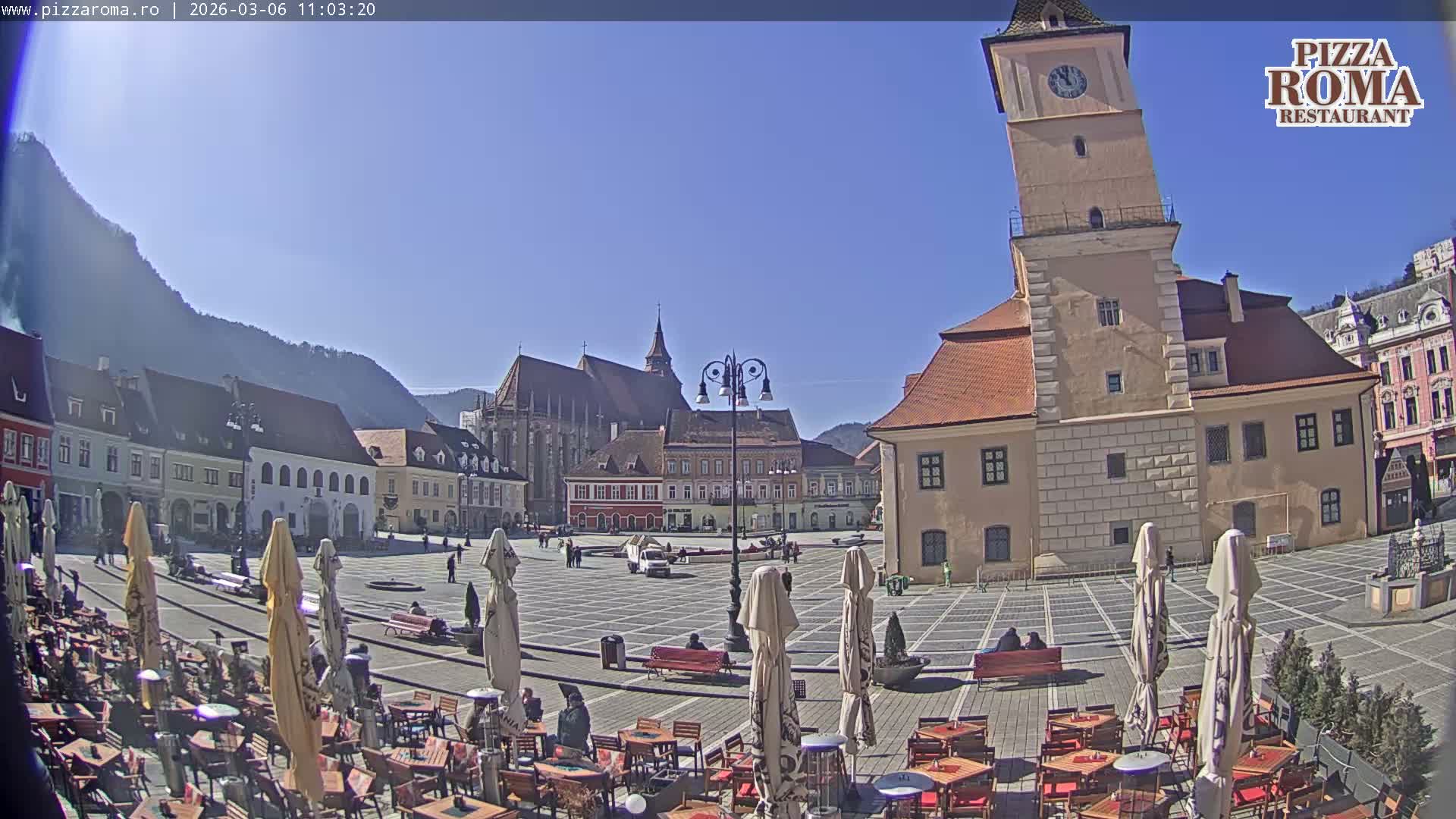 Brasov, Town / Council Square Piata Sfatului Live Cam - Centrul Vechi, Braşov, Romania