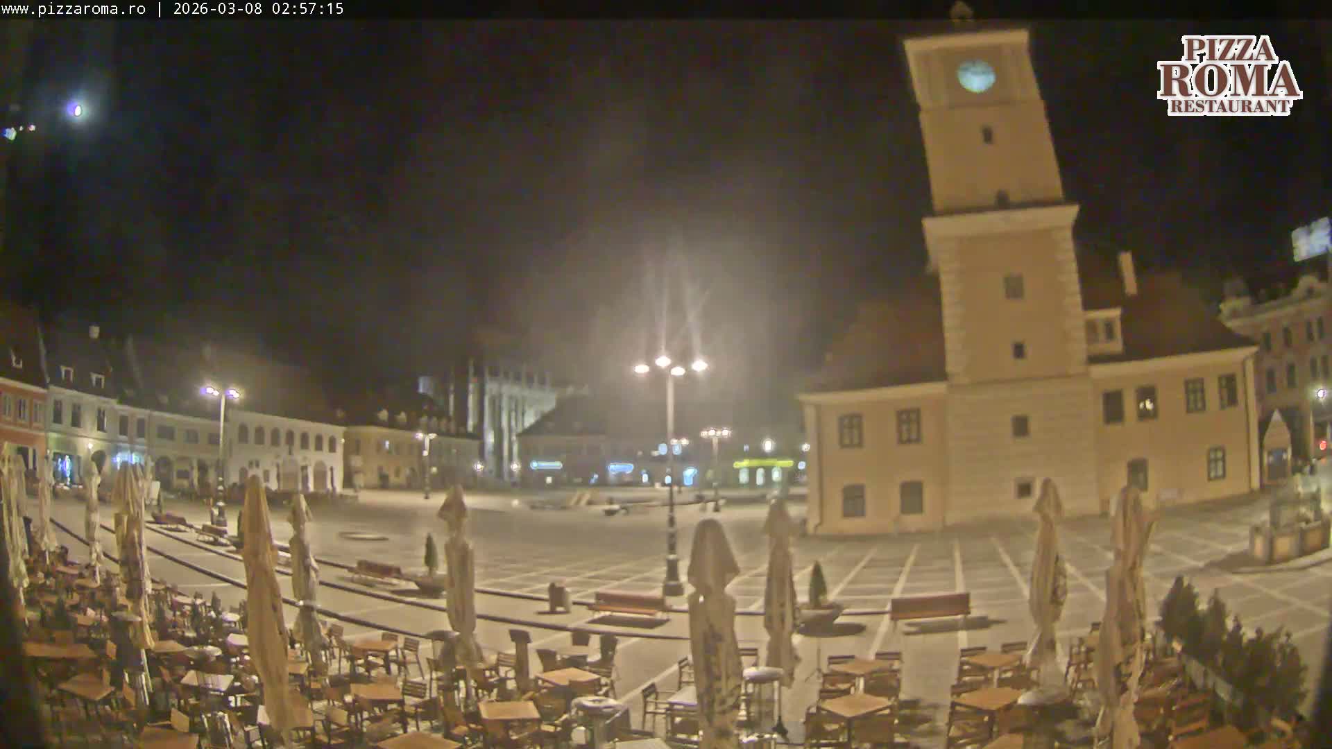 Brasov, Town / Council Square Piata Sfatului Live Cam - Centrul Vechi, Braşov, Romania