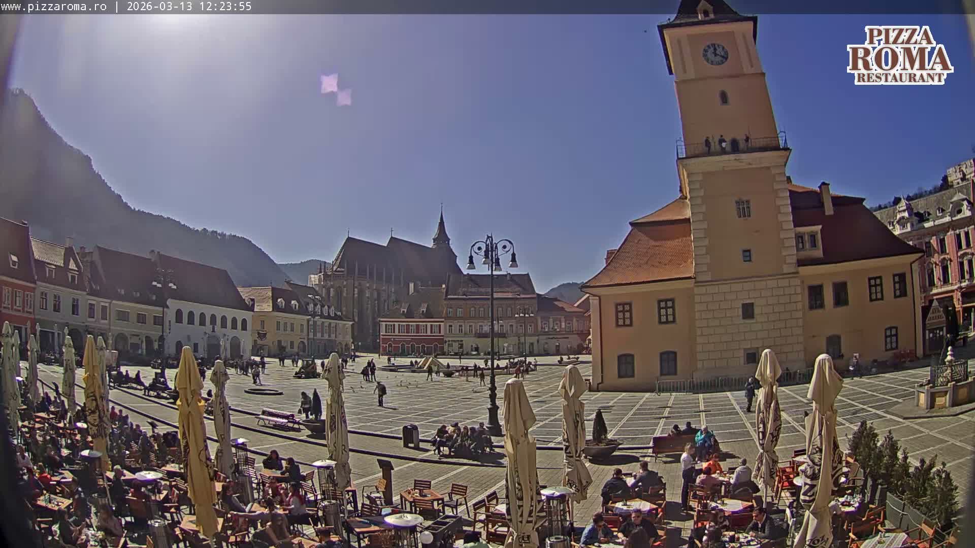 Brasov, Town / Council Square Piata Sfatului Live Cam - Centrul Vechi, Braşov, Romania