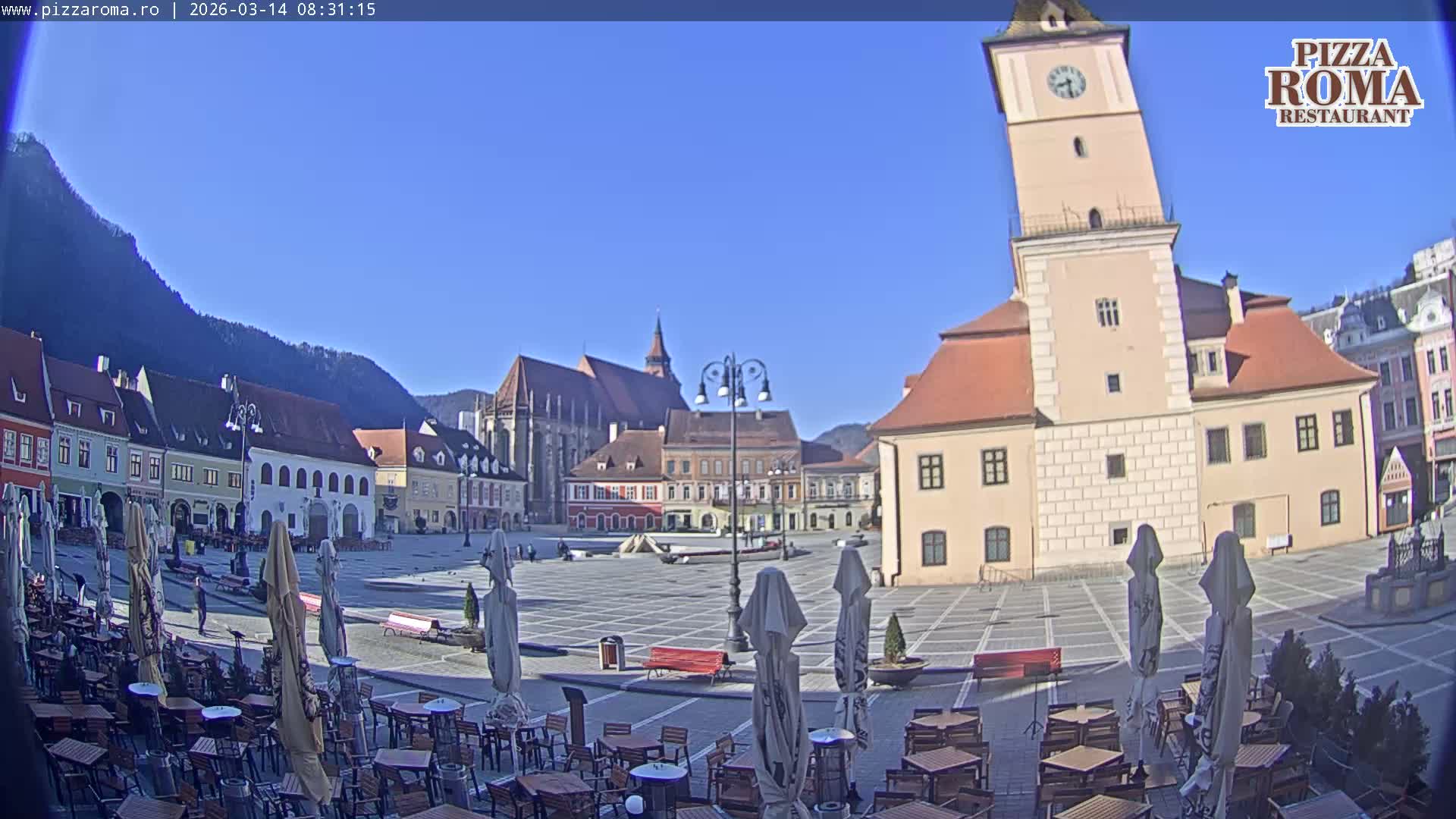 Brasov, Town / Council Square Piata Sfatului Live Cam - Centrul Vechi, Braşov, Romania