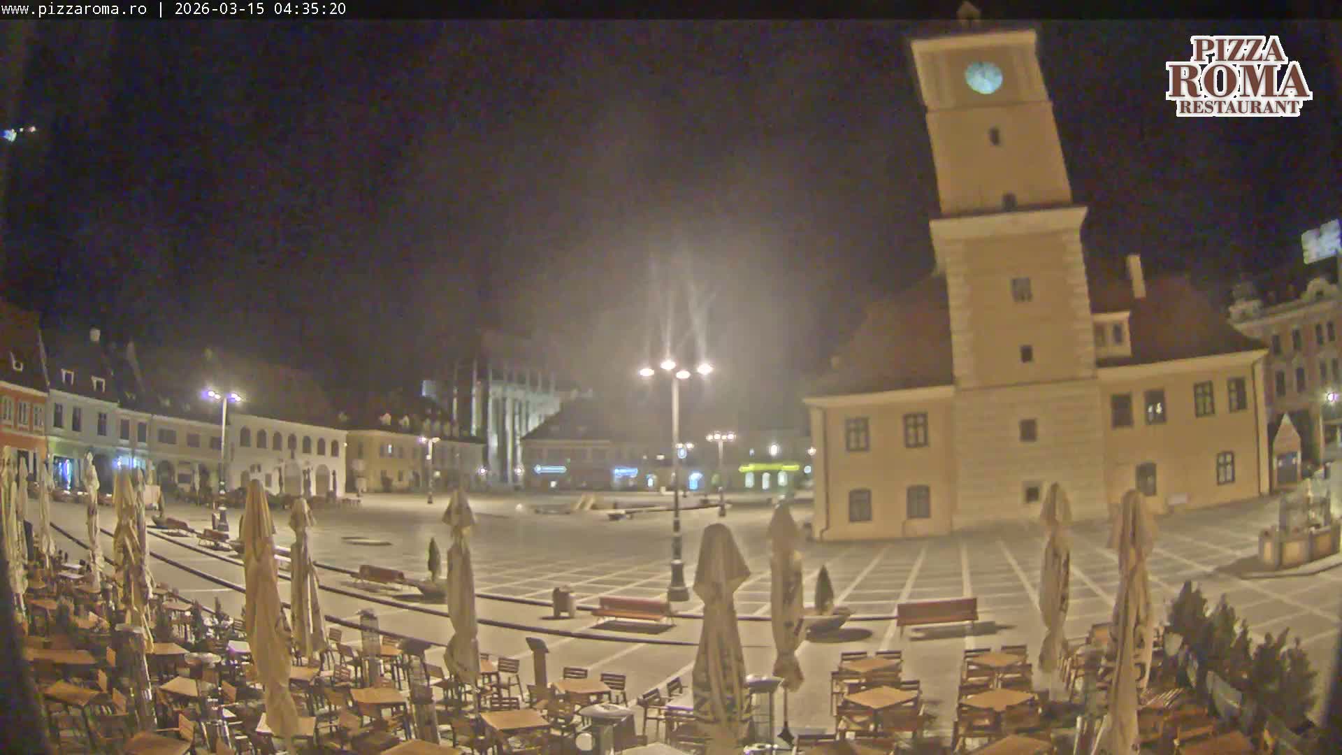 Brasov, Town / Council Square Piata Sfatului Live Cam - Centrul Vechi, Braşov, Romania