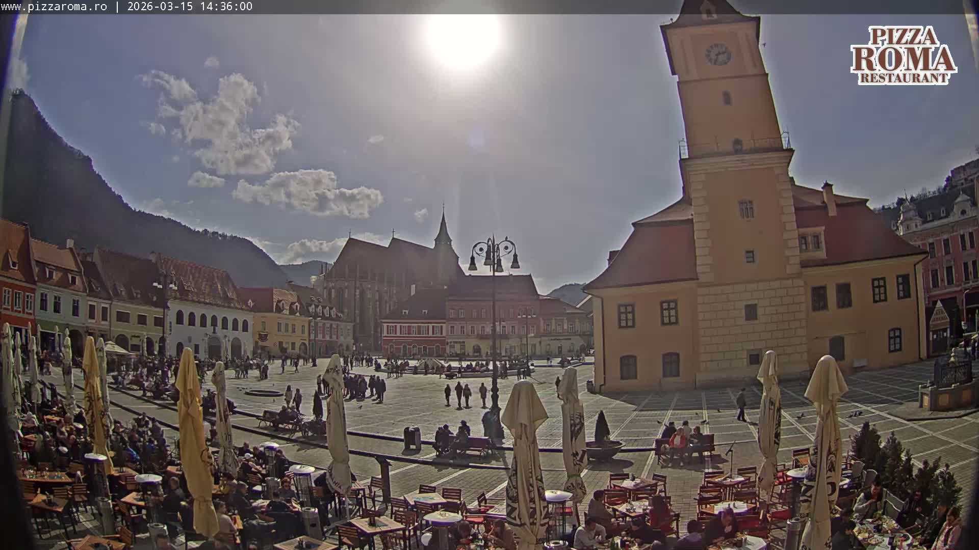 Brasov, Town / Council Square Piata Sfatului Live Cam - Centrul Vechi, Braşov, Romania