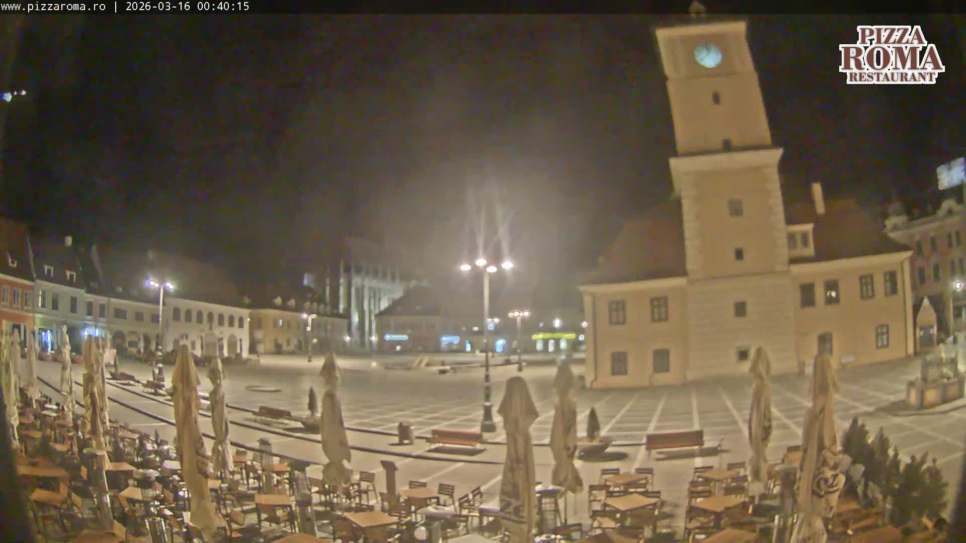 Brasov, Town / Council Square Piata Sfatului Live Cam - Centrul Vechi, Braşov, Romania