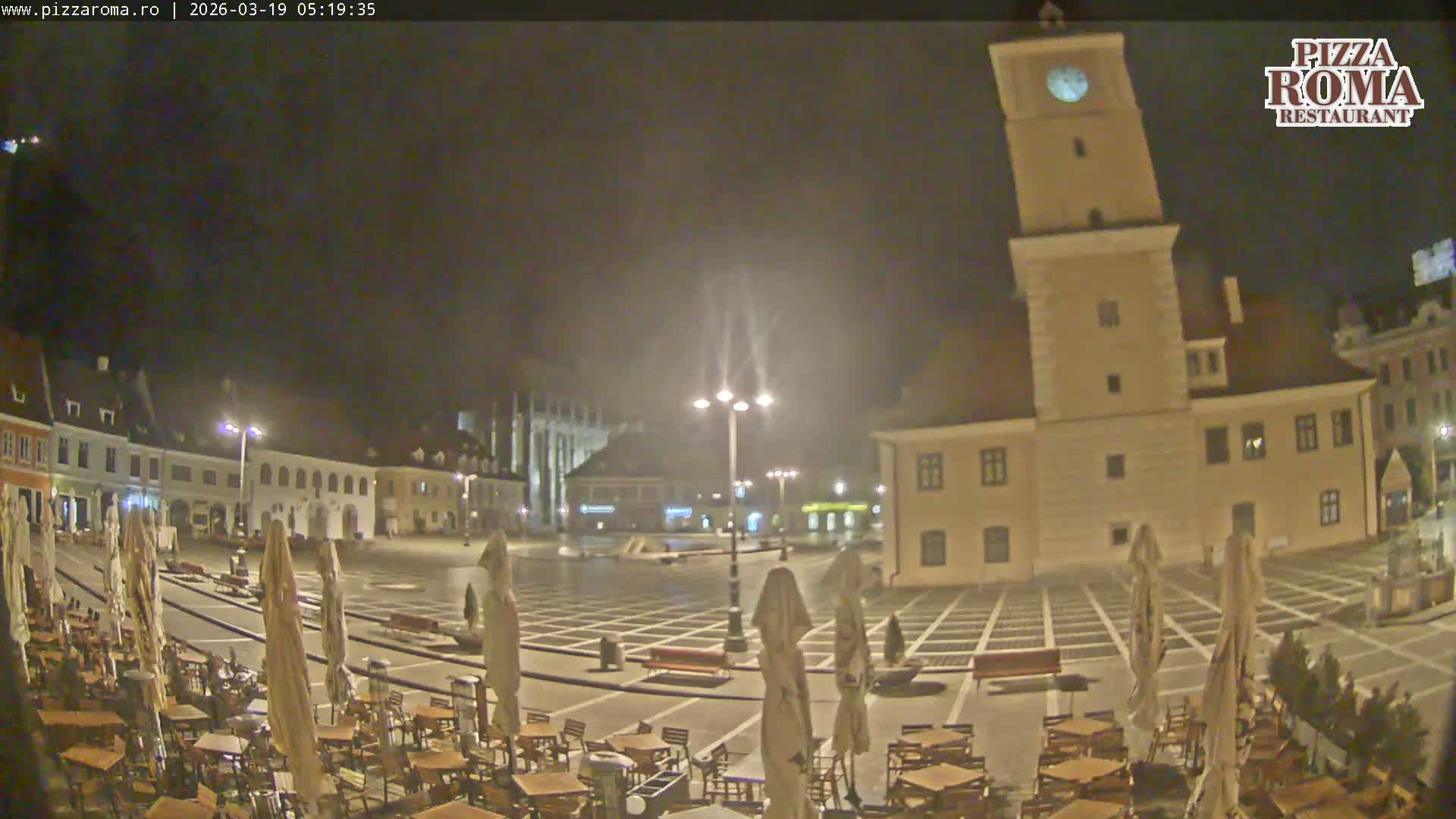 Brasov, Town / Council Square Piata Sfatului Live Cam - Centrul Vechi, Braşov, Romania