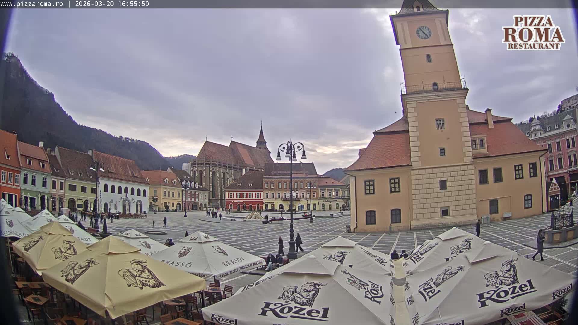 Brasov, Town / Council Square Piata Sfatului Live Cam - Centrul Vechi, Braşov, Romania