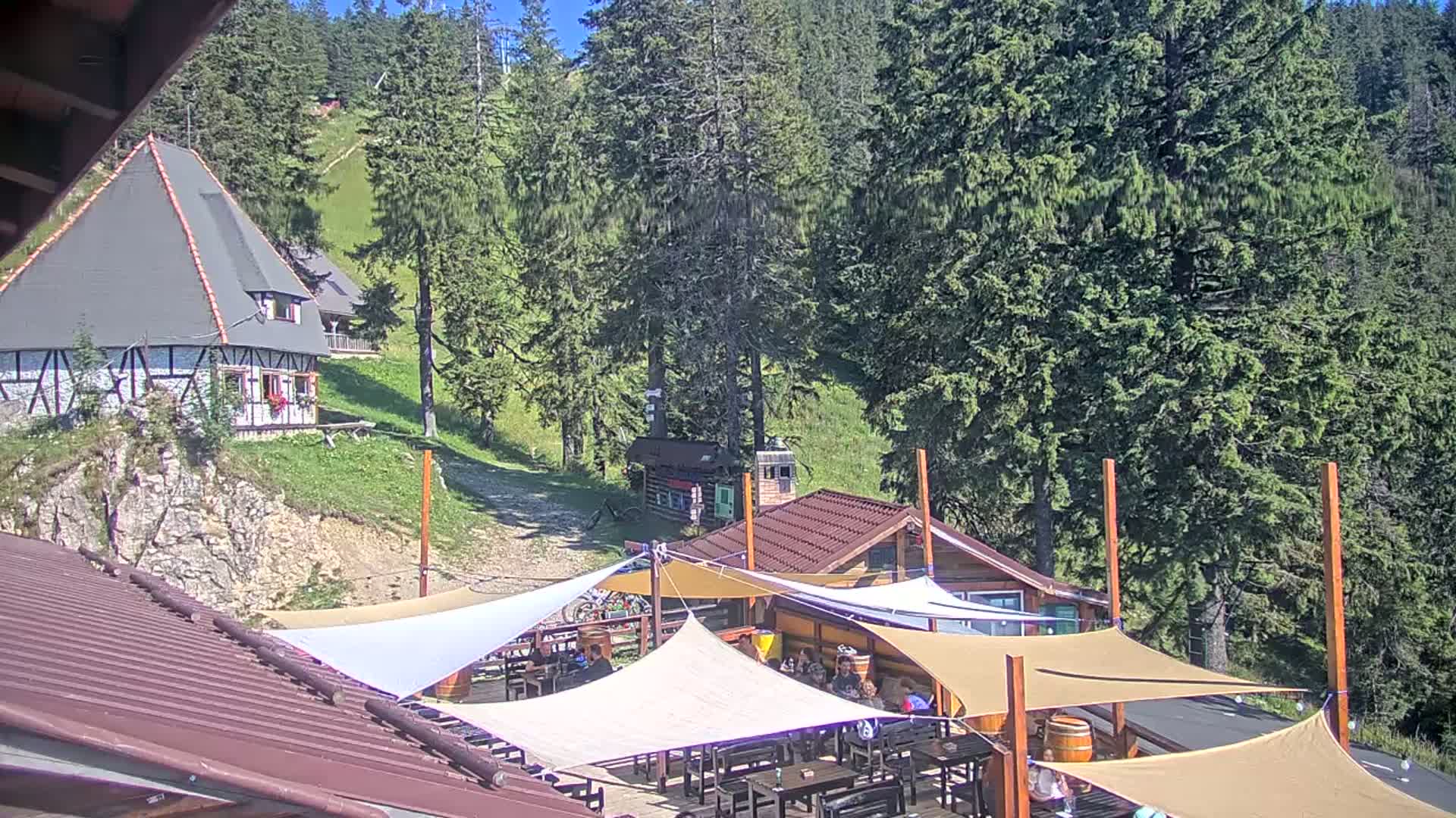 Rasnovei Plain View  from Julius Römer Hütte  Poiana Brasov Live Cam - Poiana Brasov, Braşov, Romania