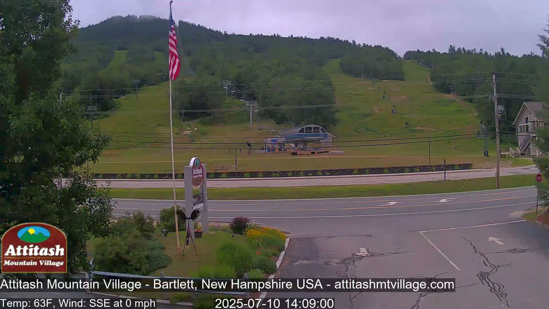 Attitash Mountain Village & Ski Slopes Live Cam - Bartlett, Carroll, New Hampshire, USA