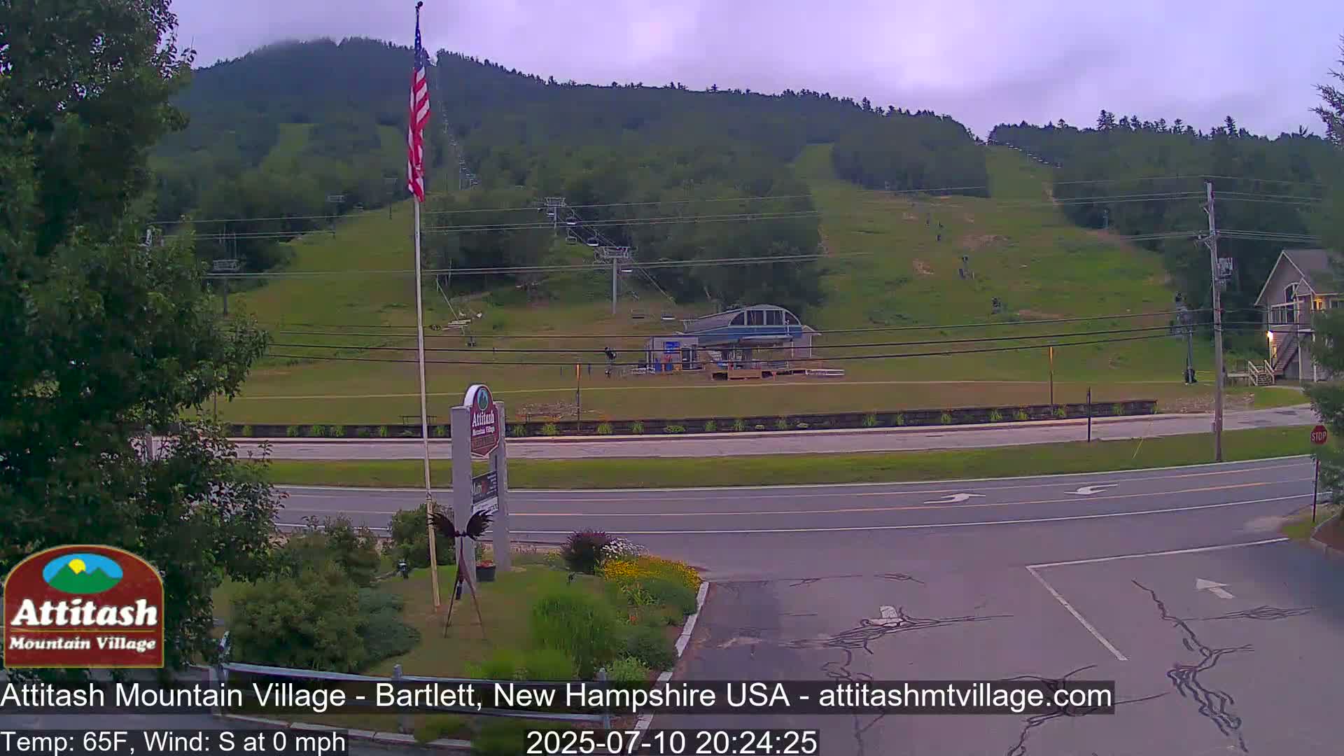 Attitash Mountain Village & Ski Slopes Live Cam - Bartlett, Carroll, New Hampshire, USA