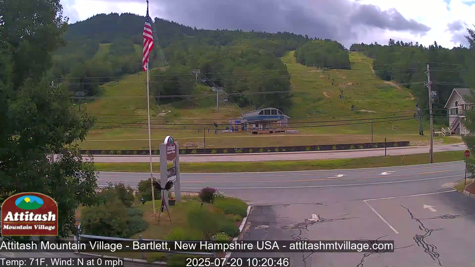 Attitash Mountain Village & Ski Slopes Live Cam - Bartlett, Carroll, New Hampshire, USA