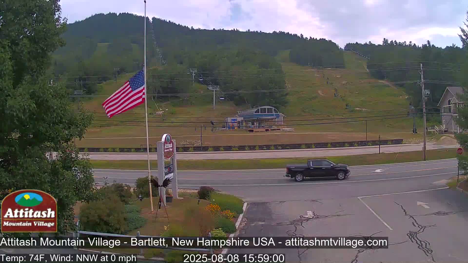 Attitash Mountain Village & Ski Slopes Live Cam - Bartlett, Carroll, New Hampshire, USA